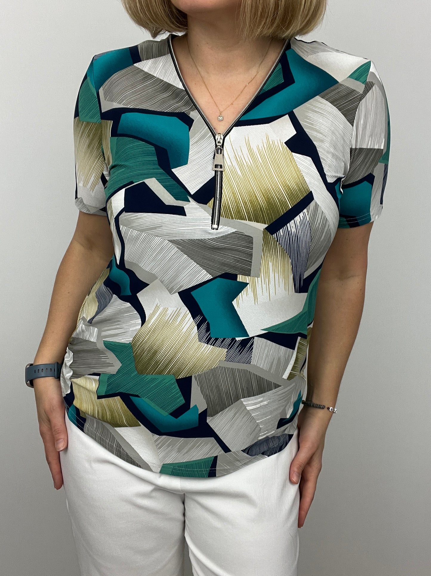 DESTINY short sleeve zip top