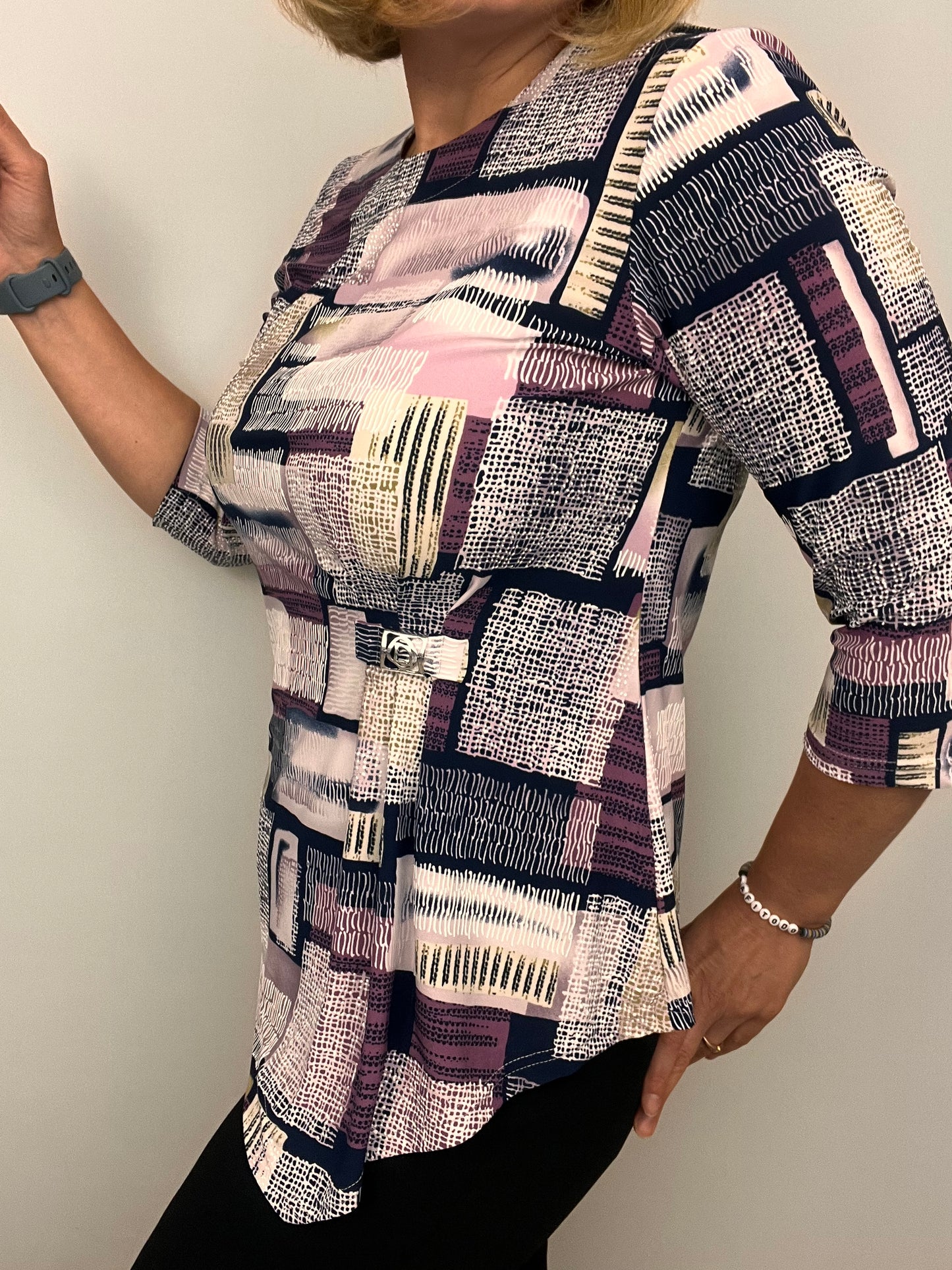 EMILY round neck top with dipped hem