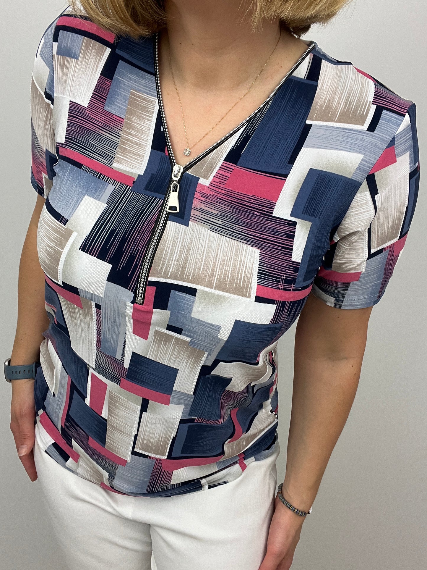 HOPE short sleeve zip top