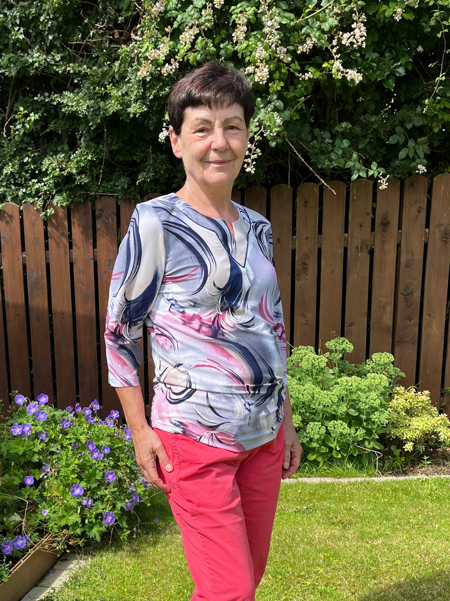 GLORIA top with mini v-neck