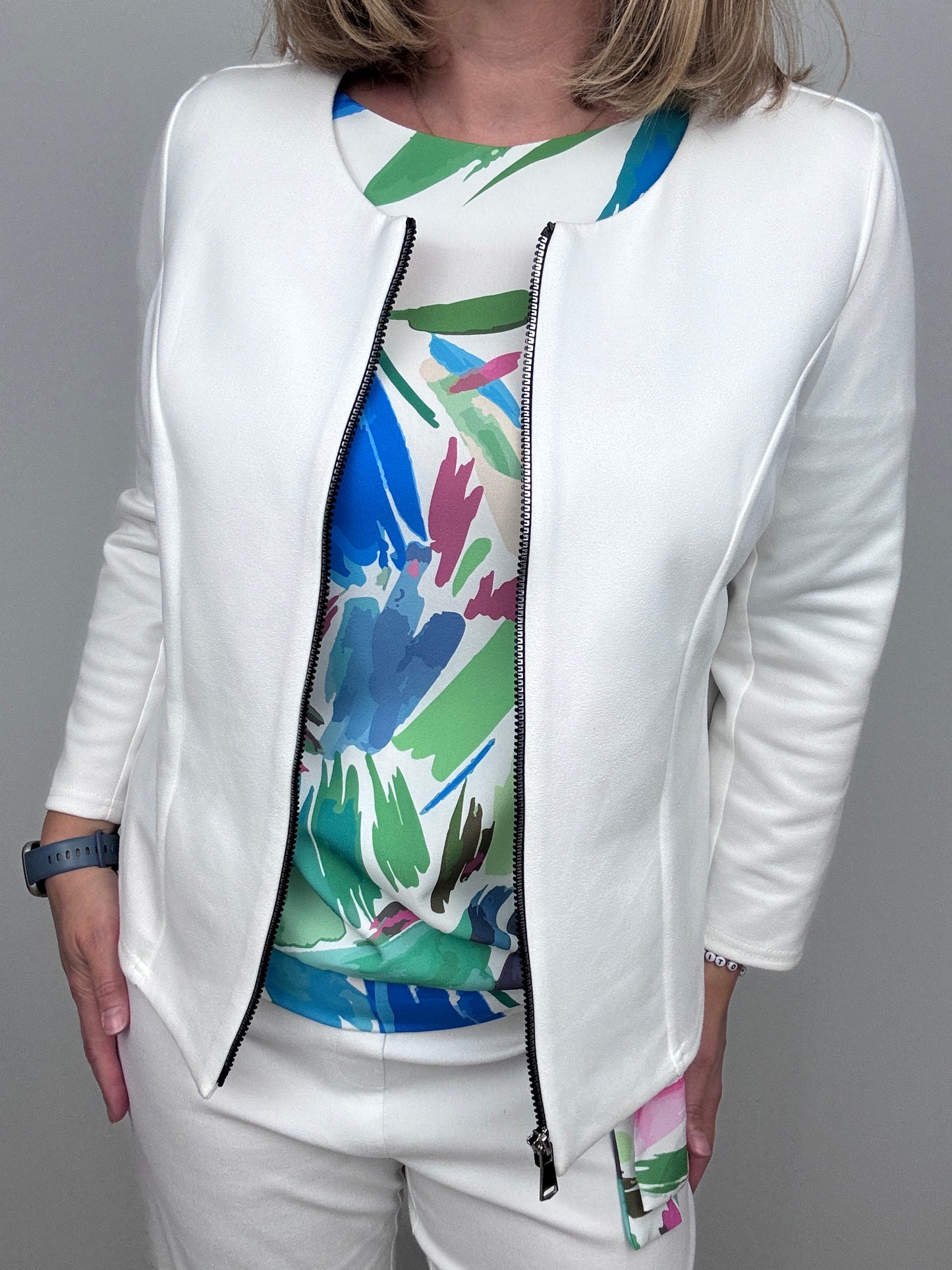HEBE tie-side top
