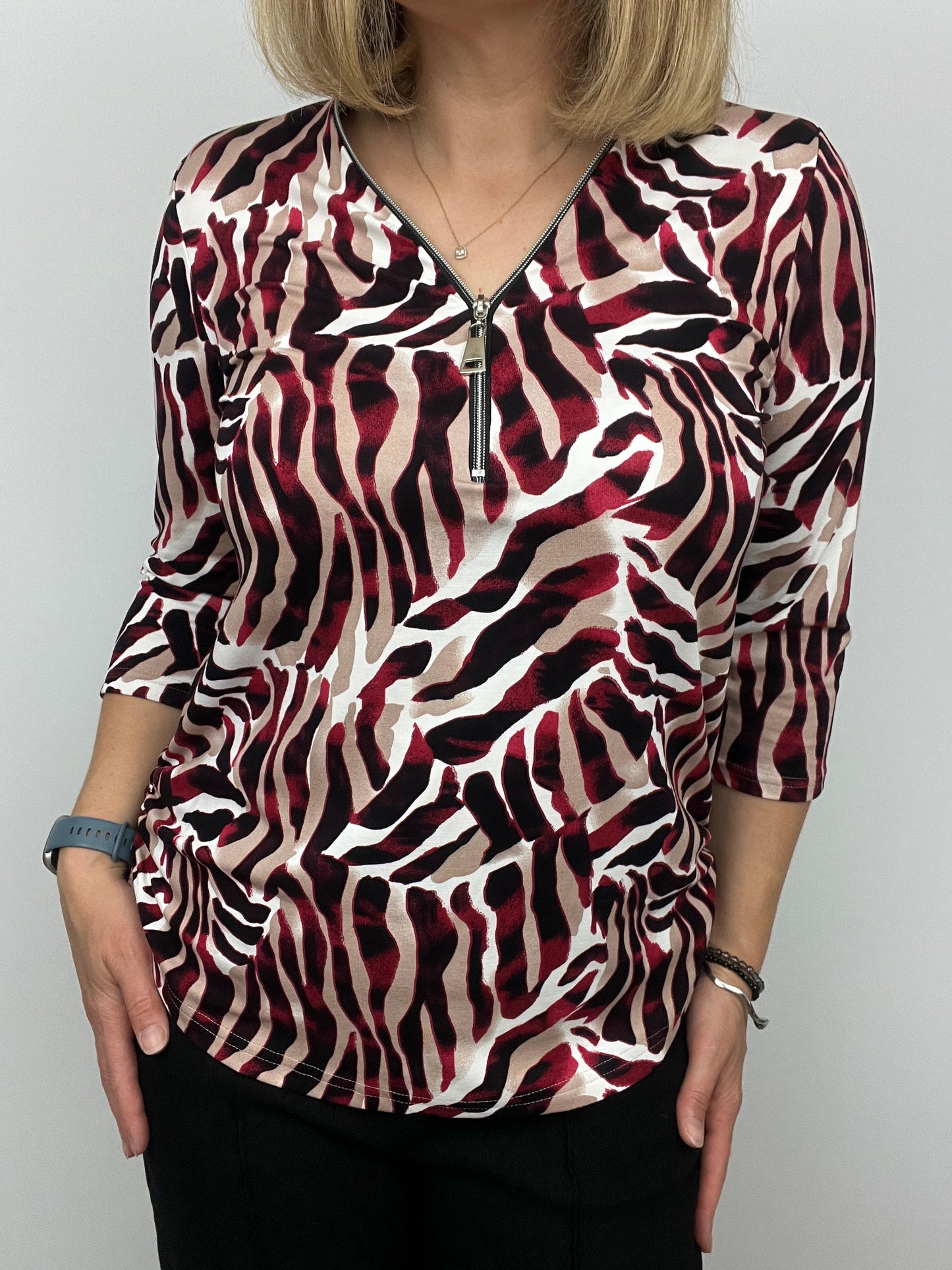 STEPHANIE zip top 3/4 sleeve