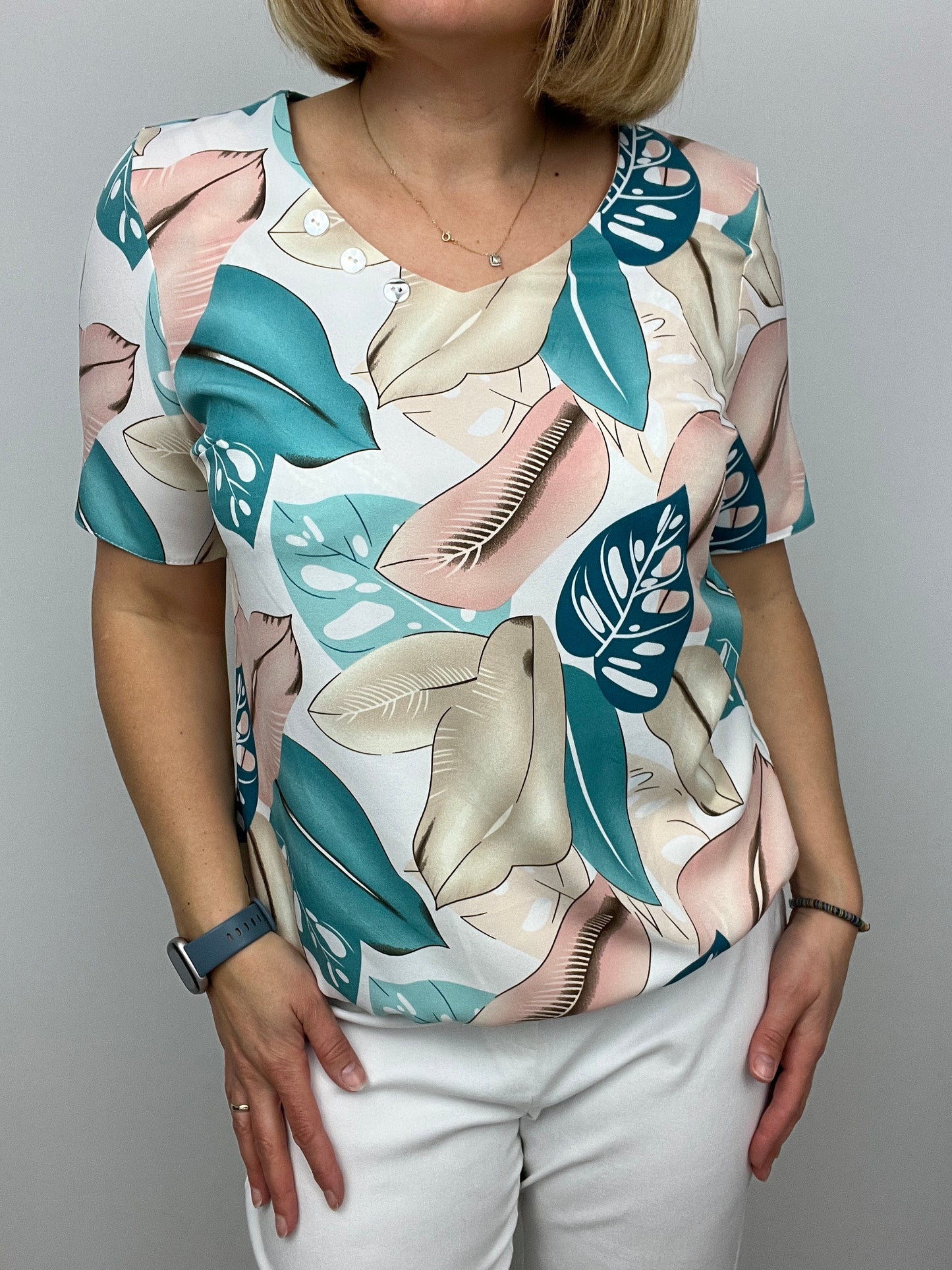BROOKE v-neck top with elastic hem