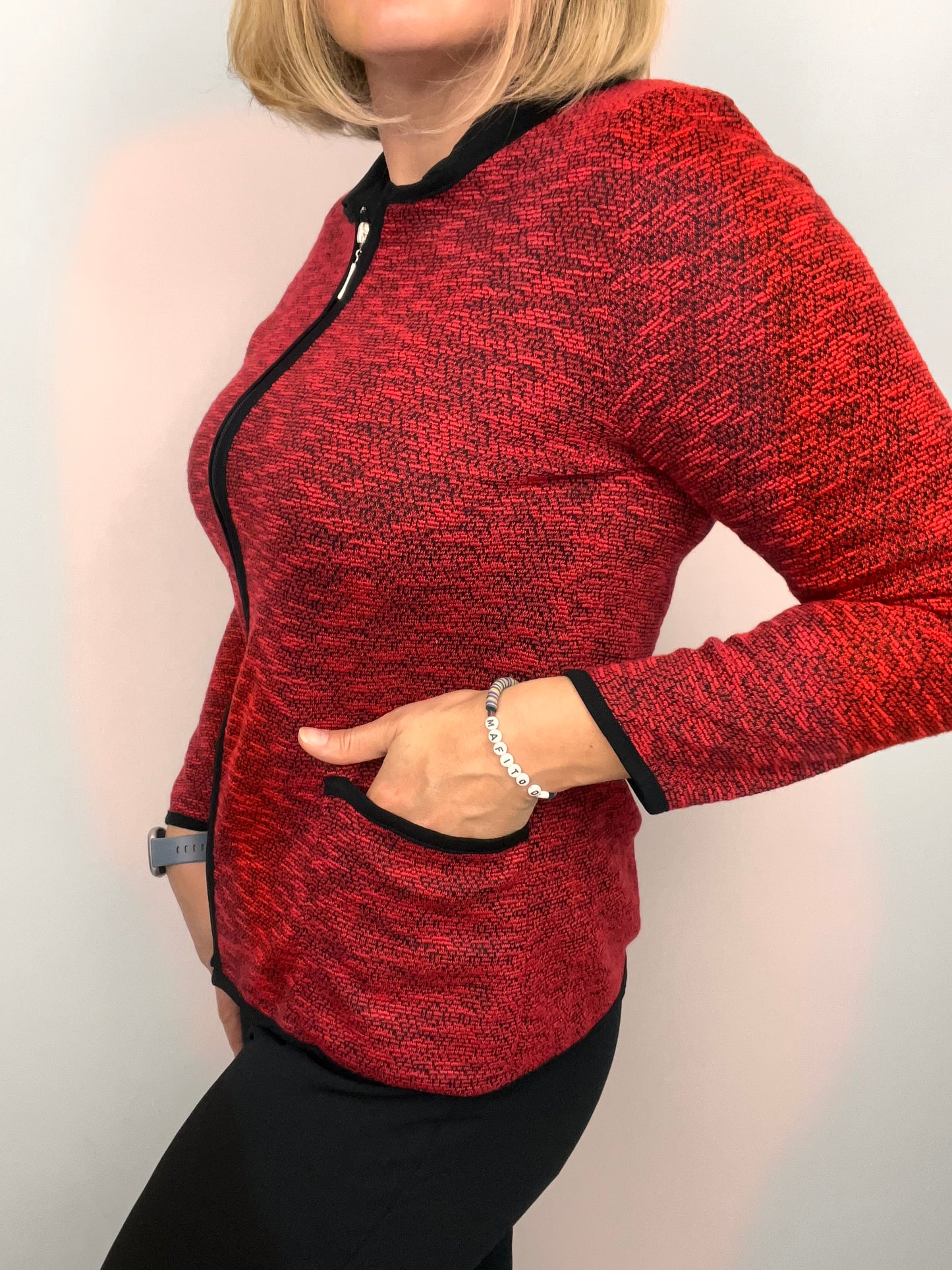 Red melange fine knit cardigan with zipper and pockets