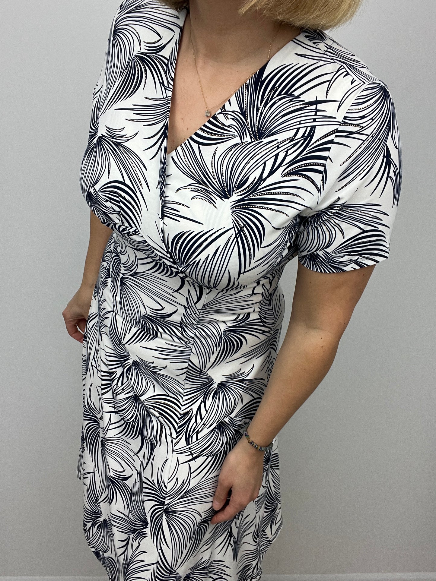 LAYLA A-line dress with wrap-up style v-neck
