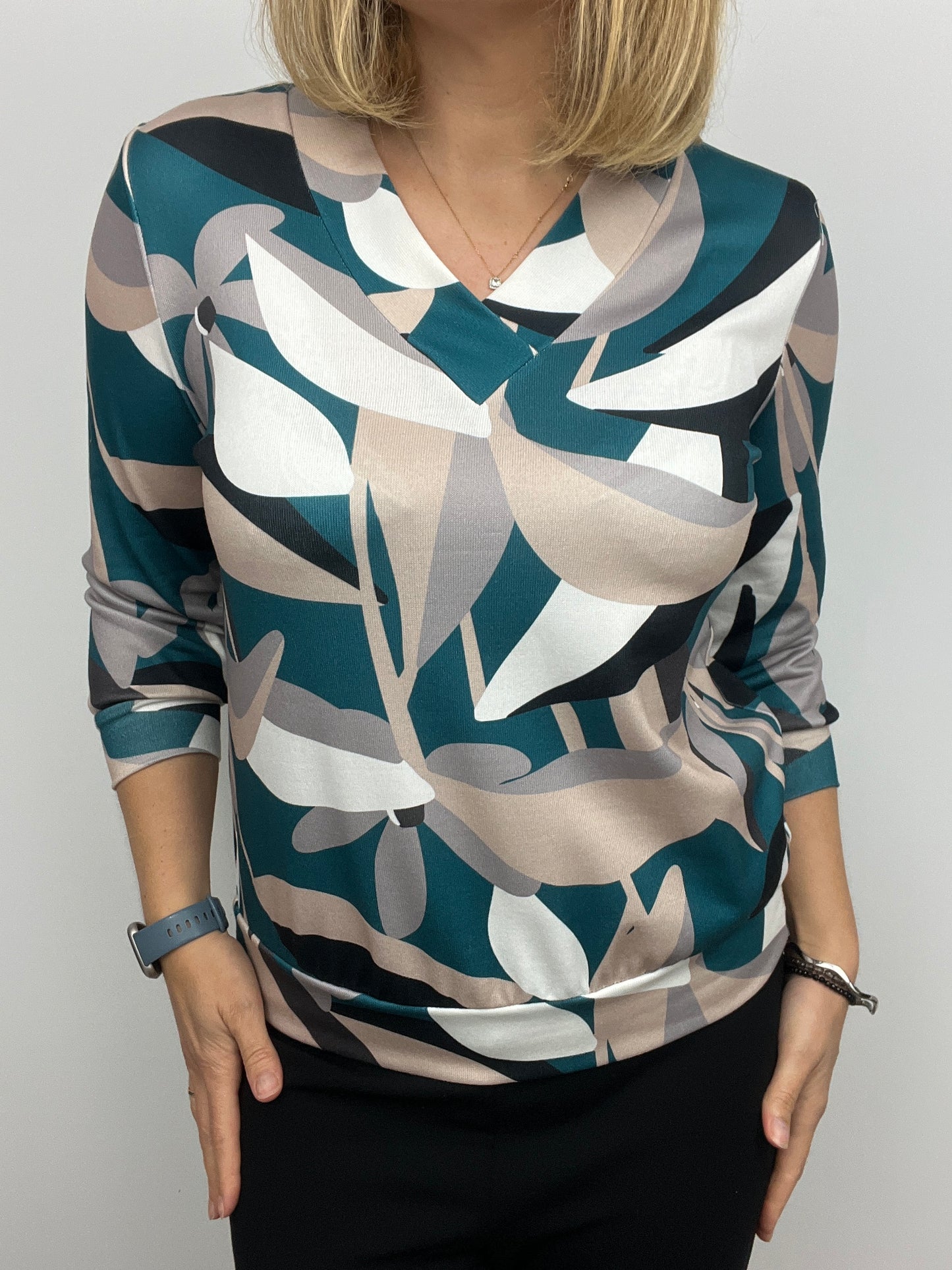 ASHLEY v-neck transitioning top
