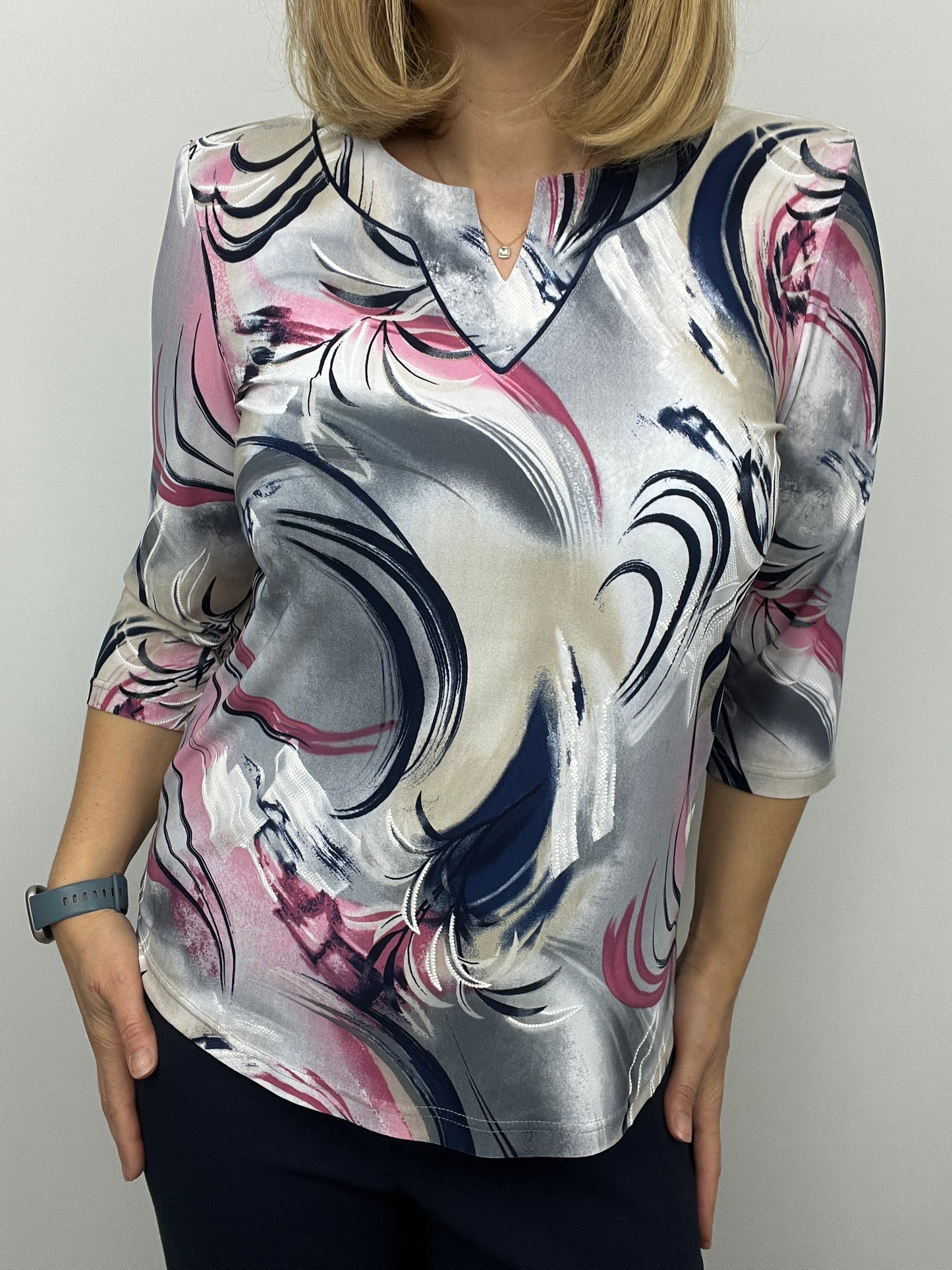 GLORIA top with mini v-neck