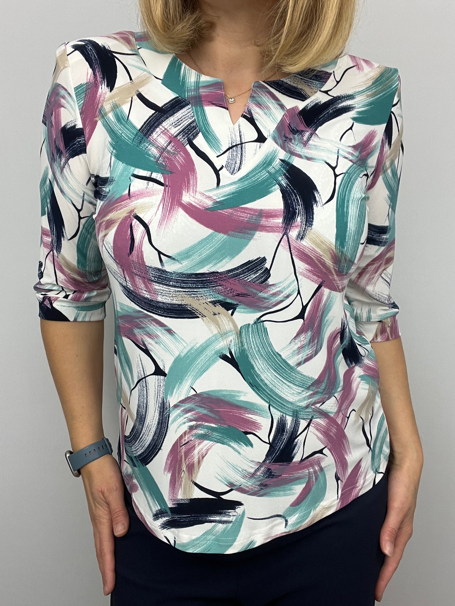 BELLA top with mini v-neck