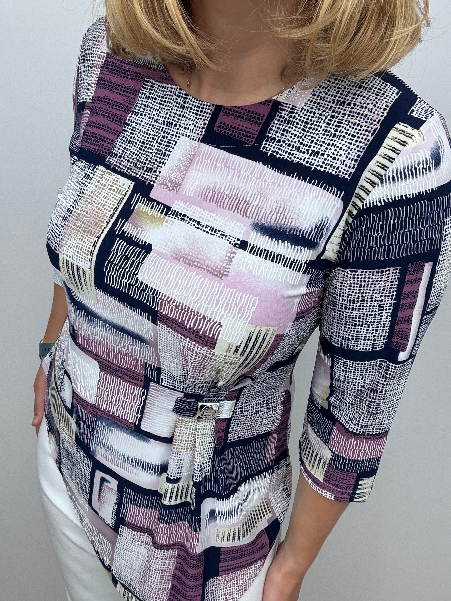 EMILY round neck top with dipped hem