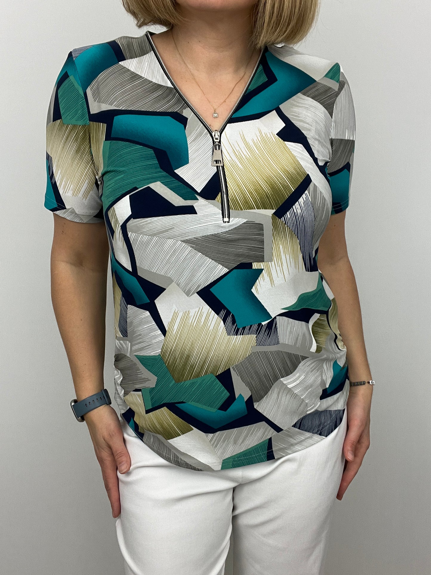 DESTINY short sleeve zip top