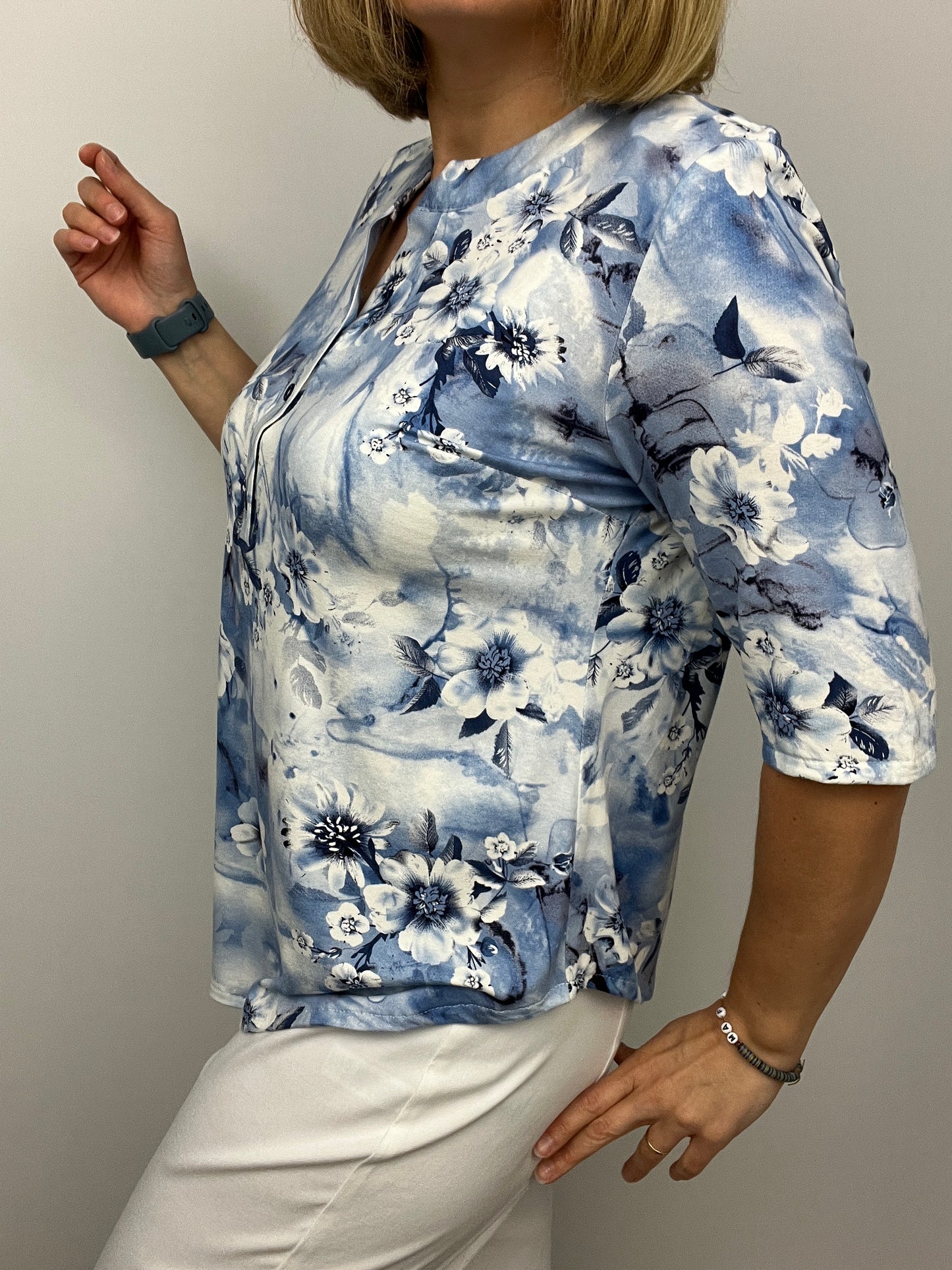 LAUREN stand-up collar blouse - sizes 16-26