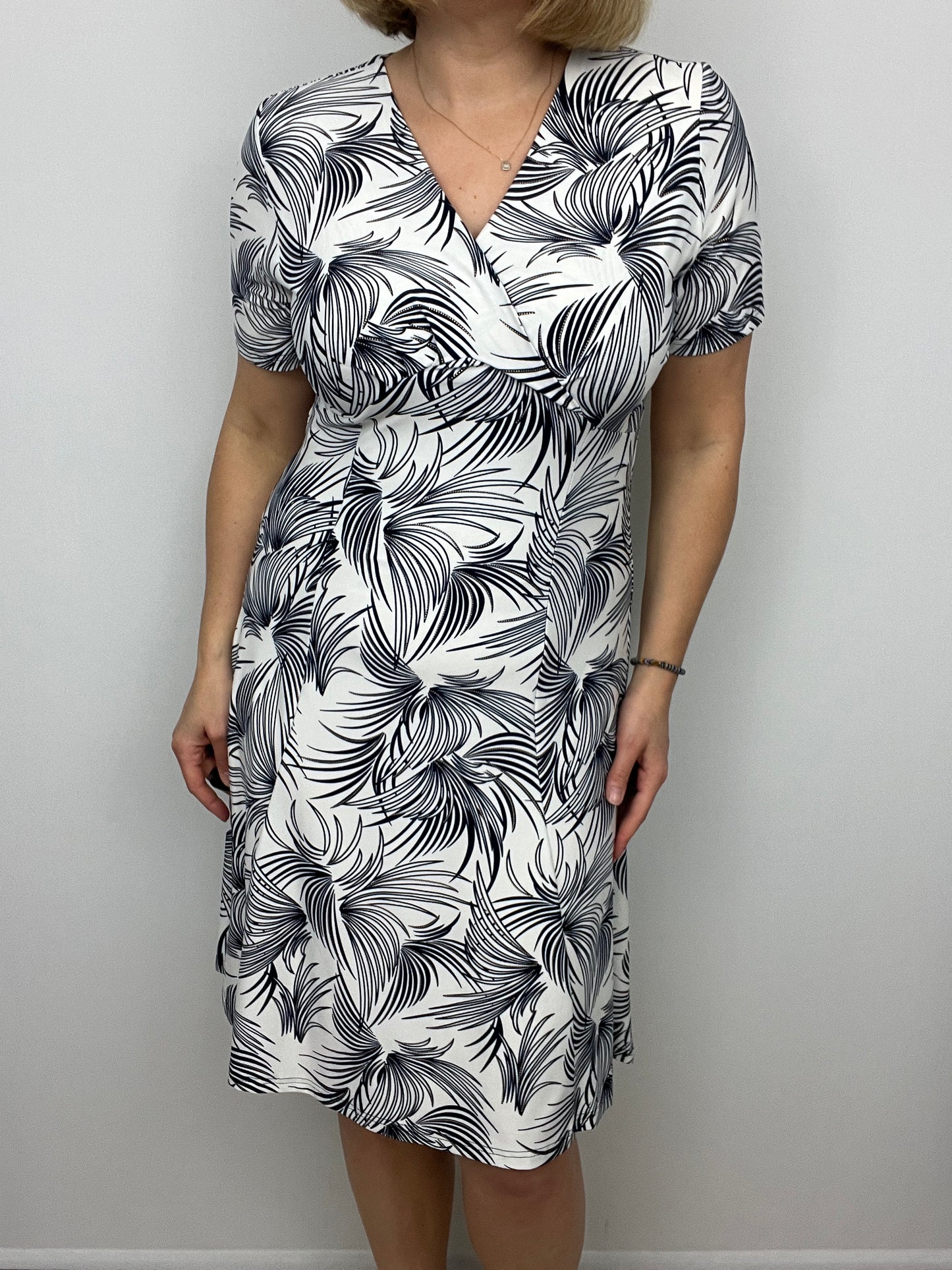 LAYLA A-line dress with wrap-up style v-neck