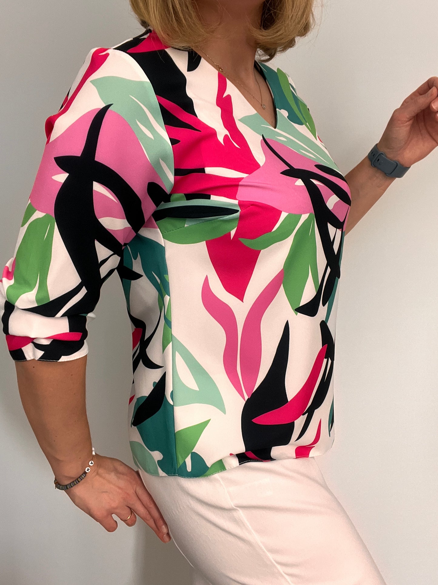 BETH v-neck top
