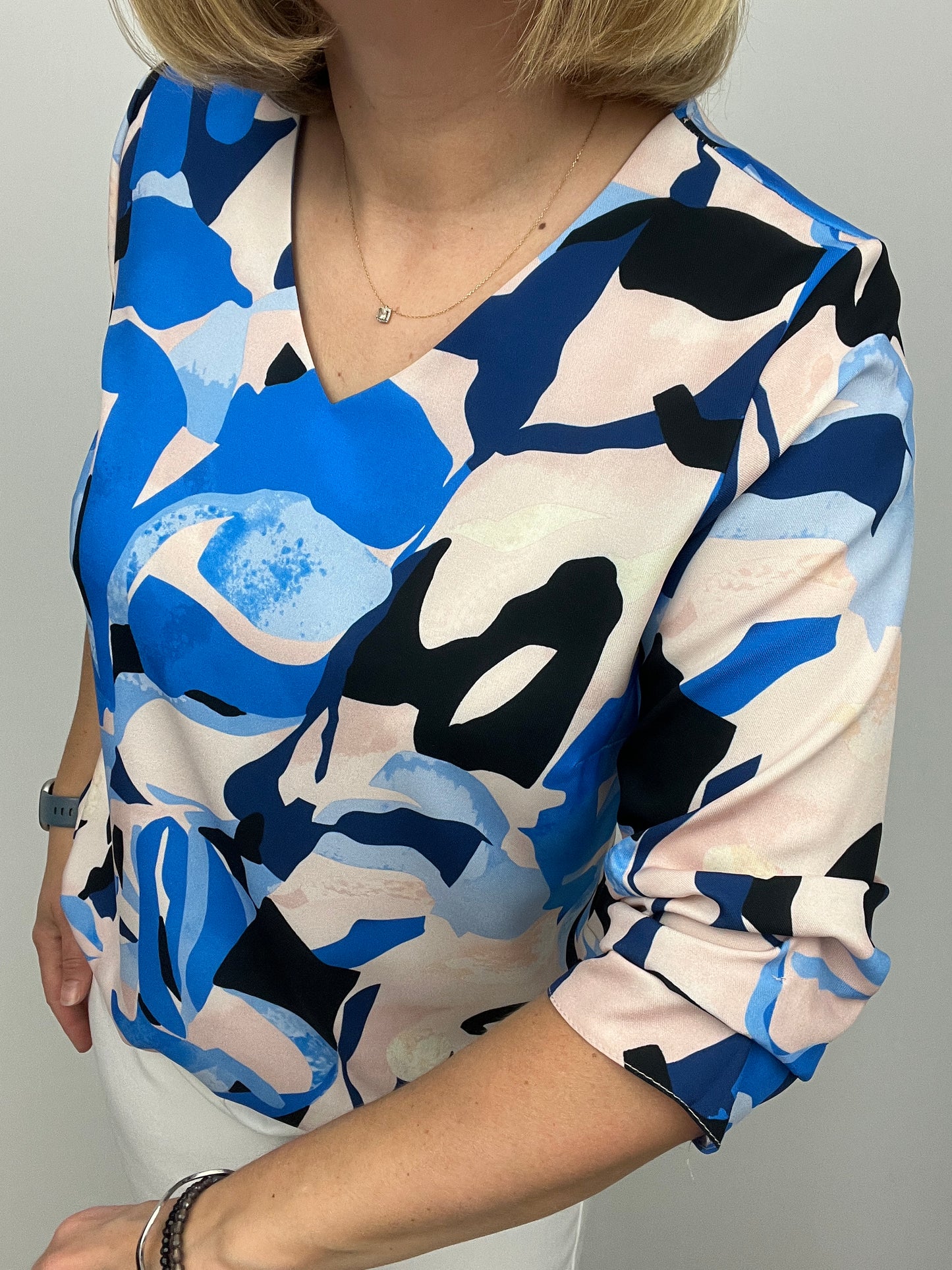 BRIDGET v-neck top with elasticated hem