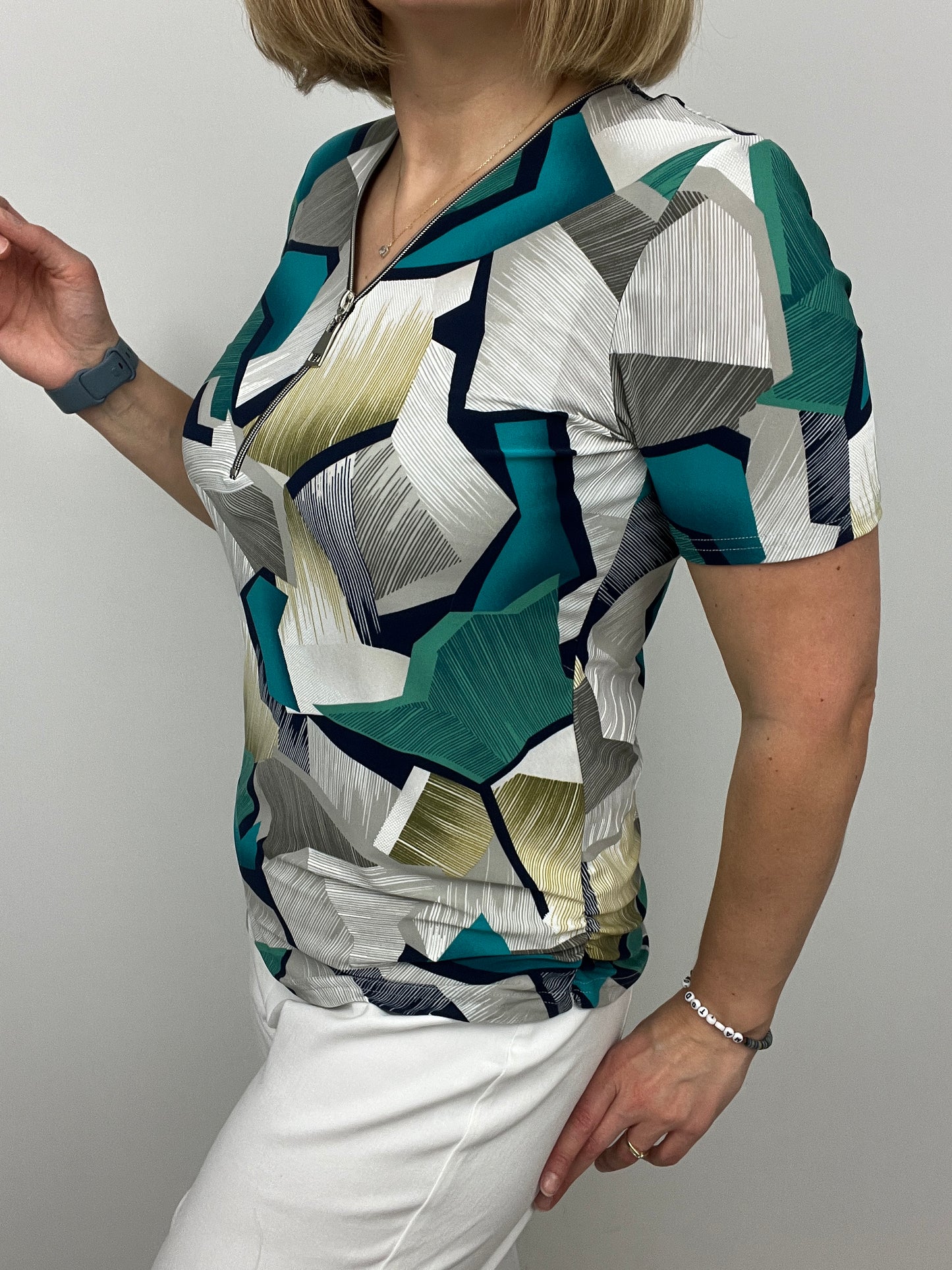 DESTINY short sleeve zip top