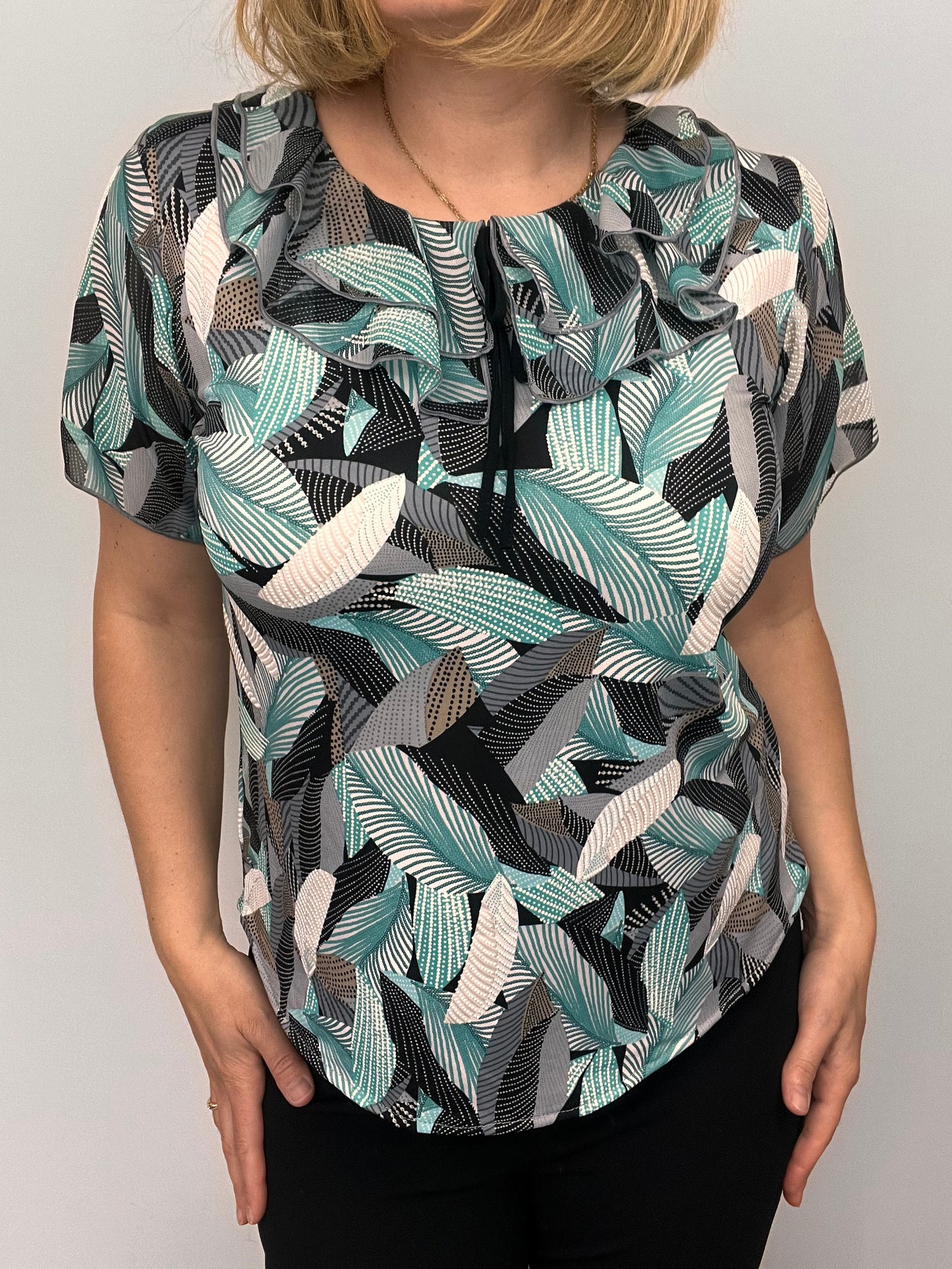 JANET Double ruffle top with chiffon sleeves