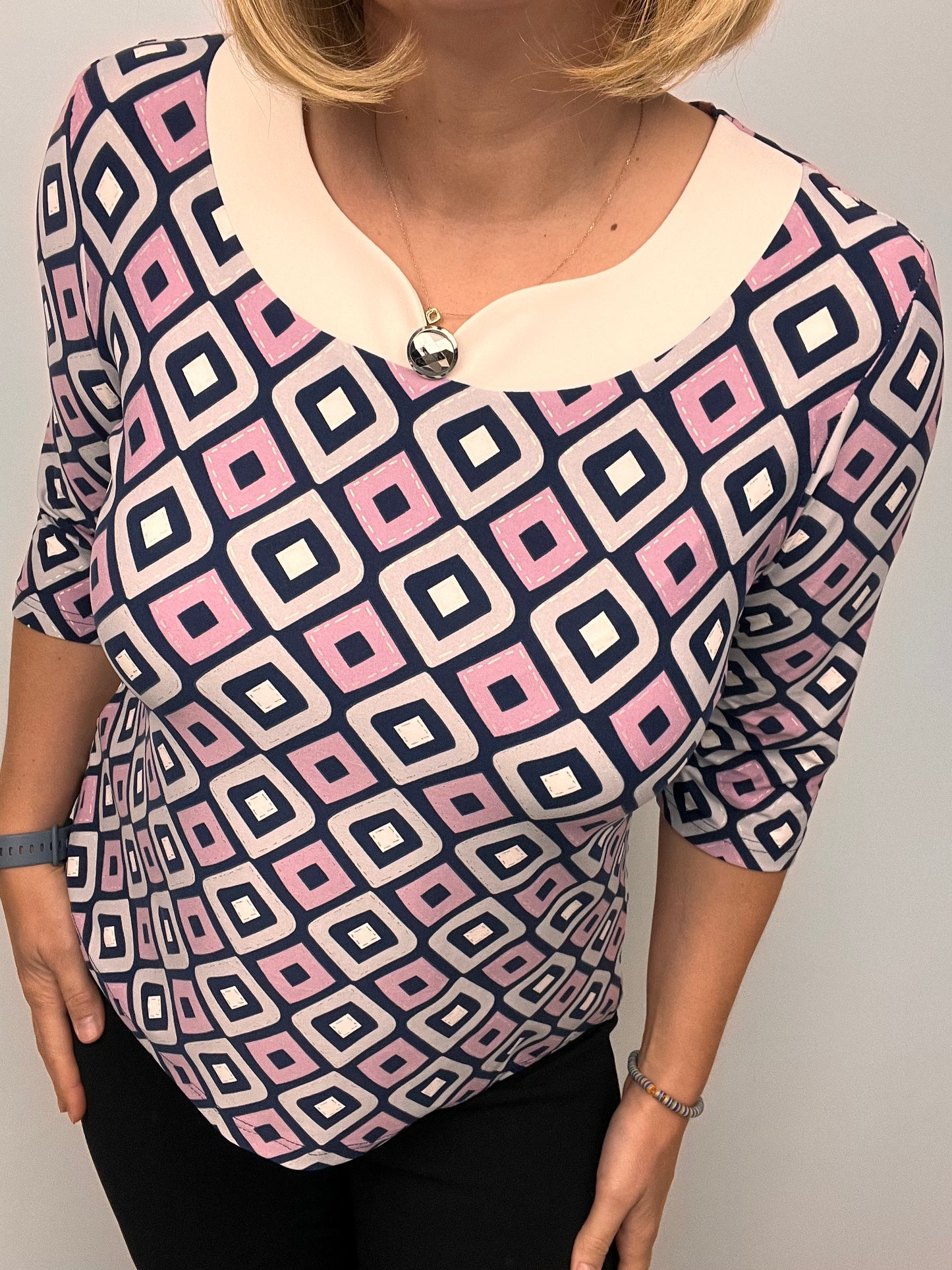 ELIZABETH top with cream neckline