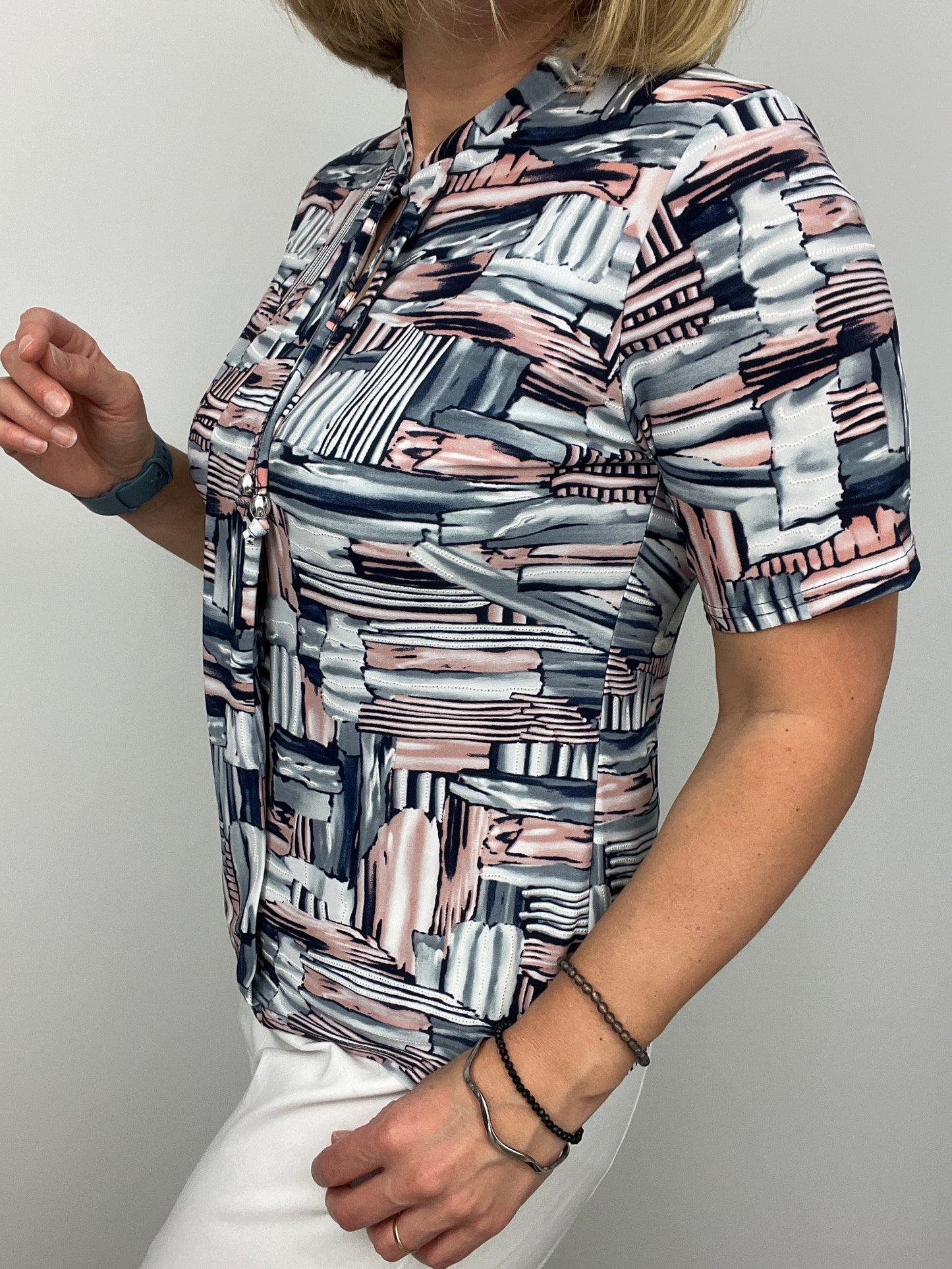 IRIS short sleeve top with stand up collar
