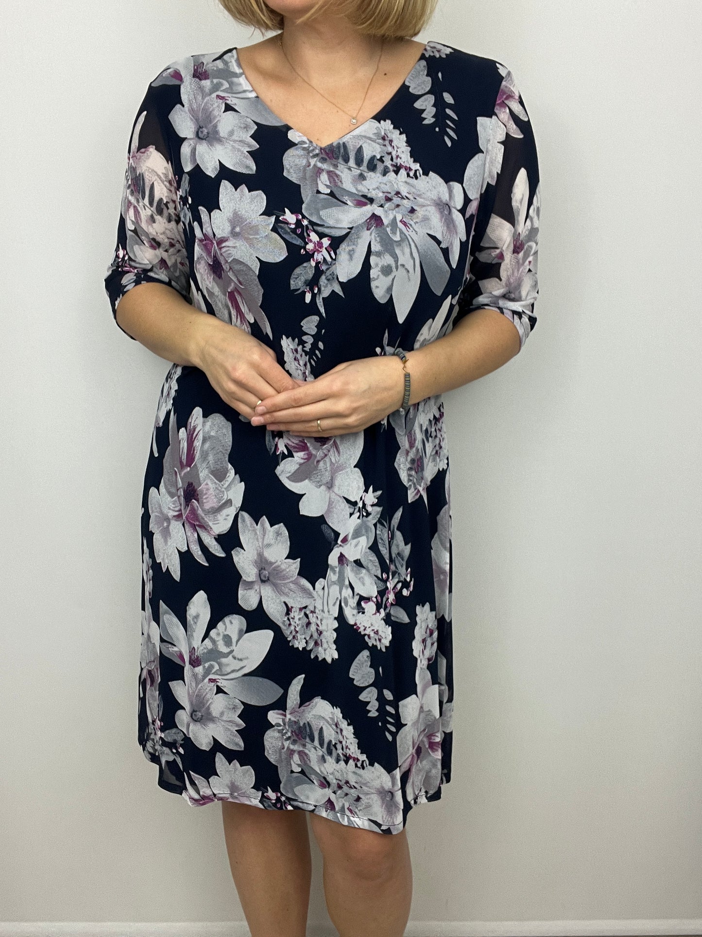 CAROL v-neck dress fully lined