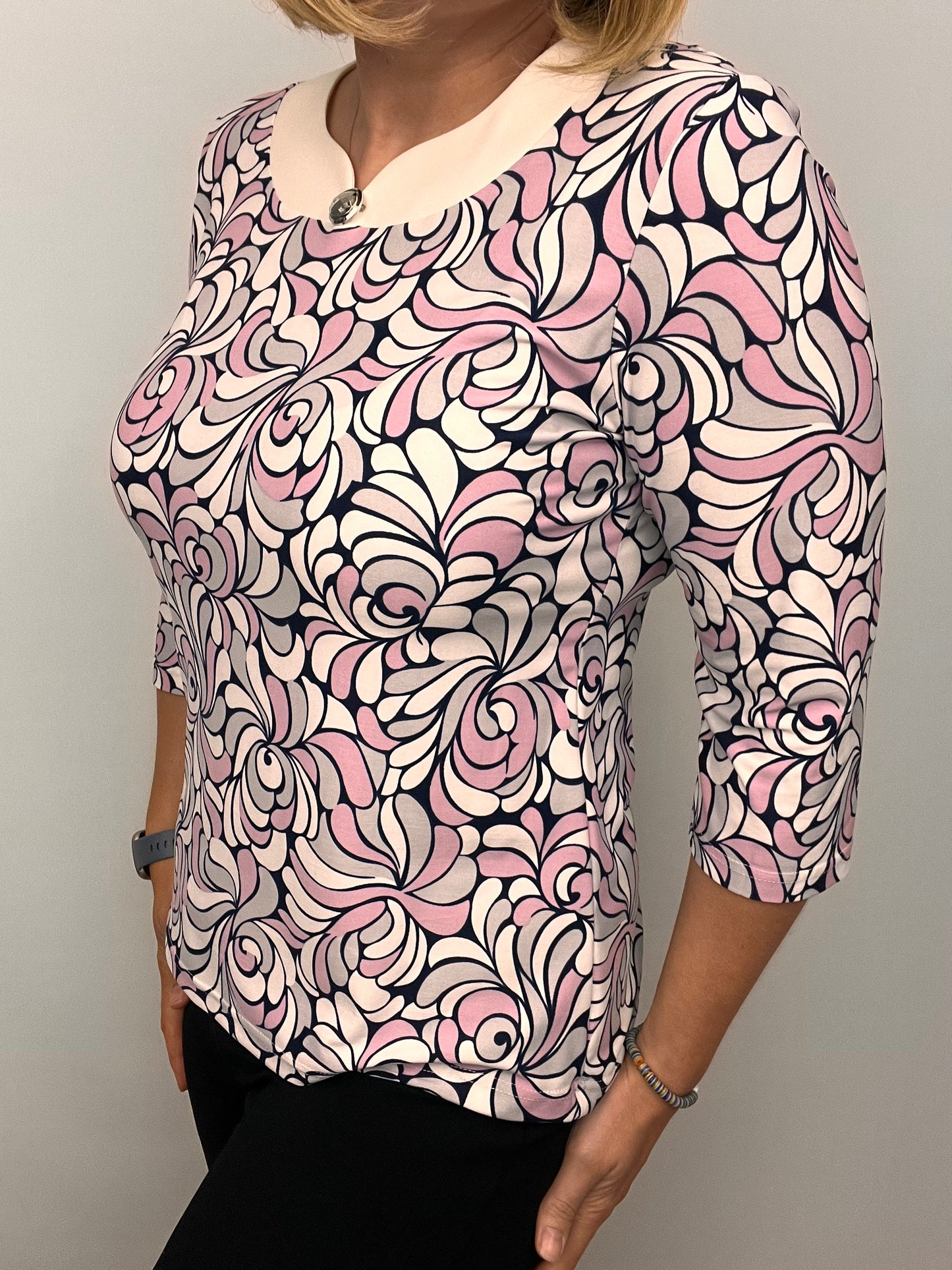 ELLA top with cream neckline