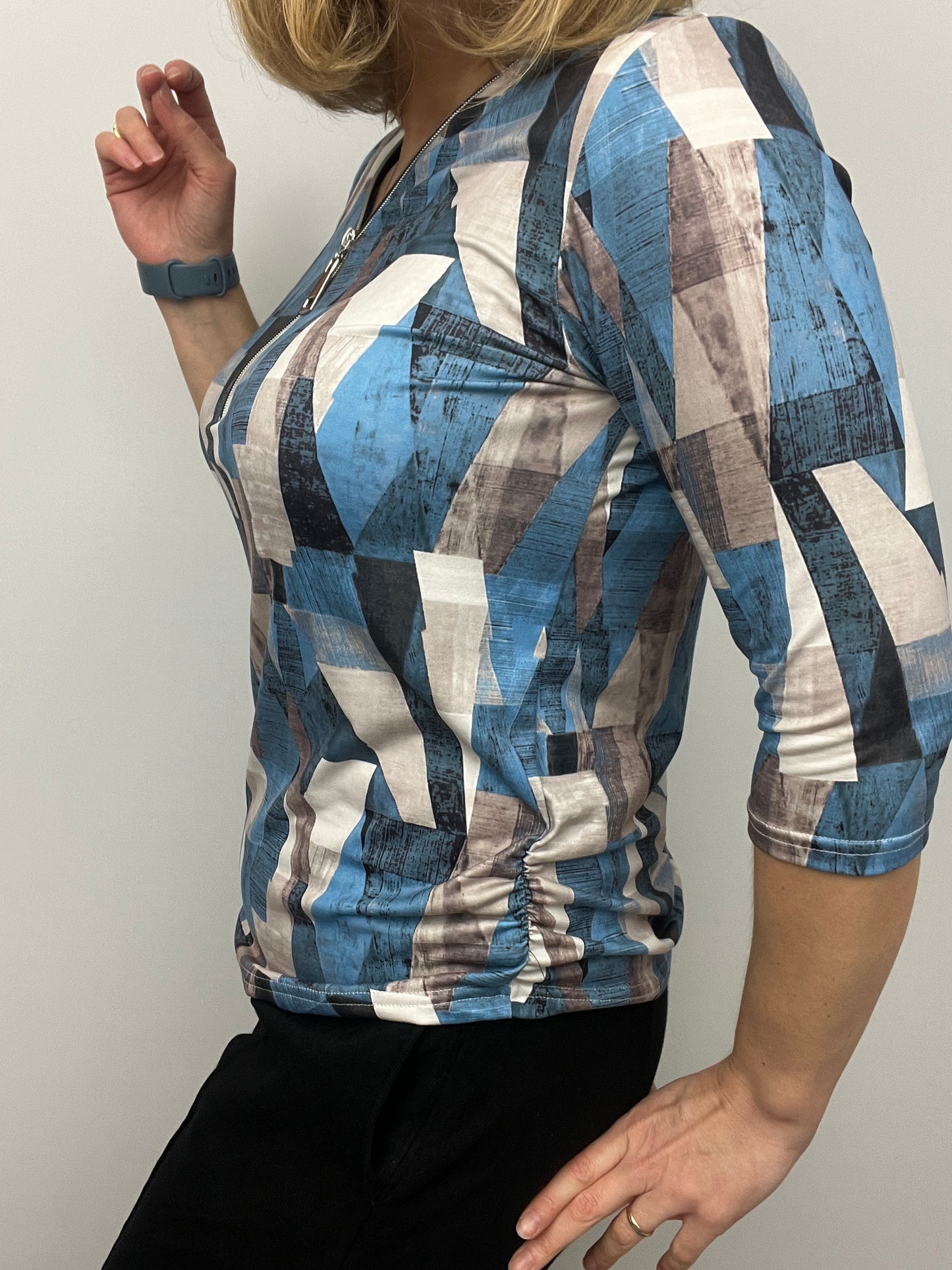 DORIS 3/4 sleeve zip top