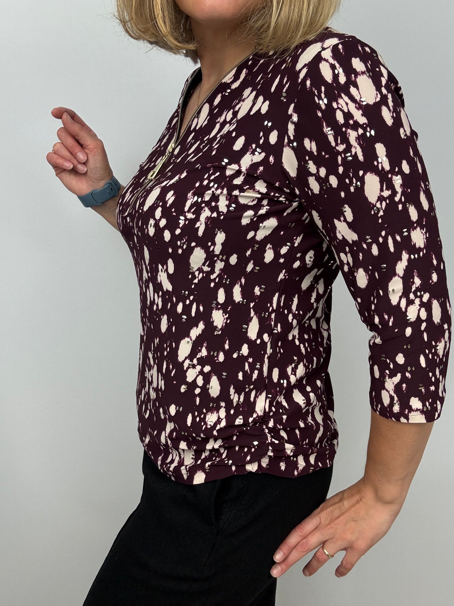 KIM burgundy 3/4 sleeve zip top