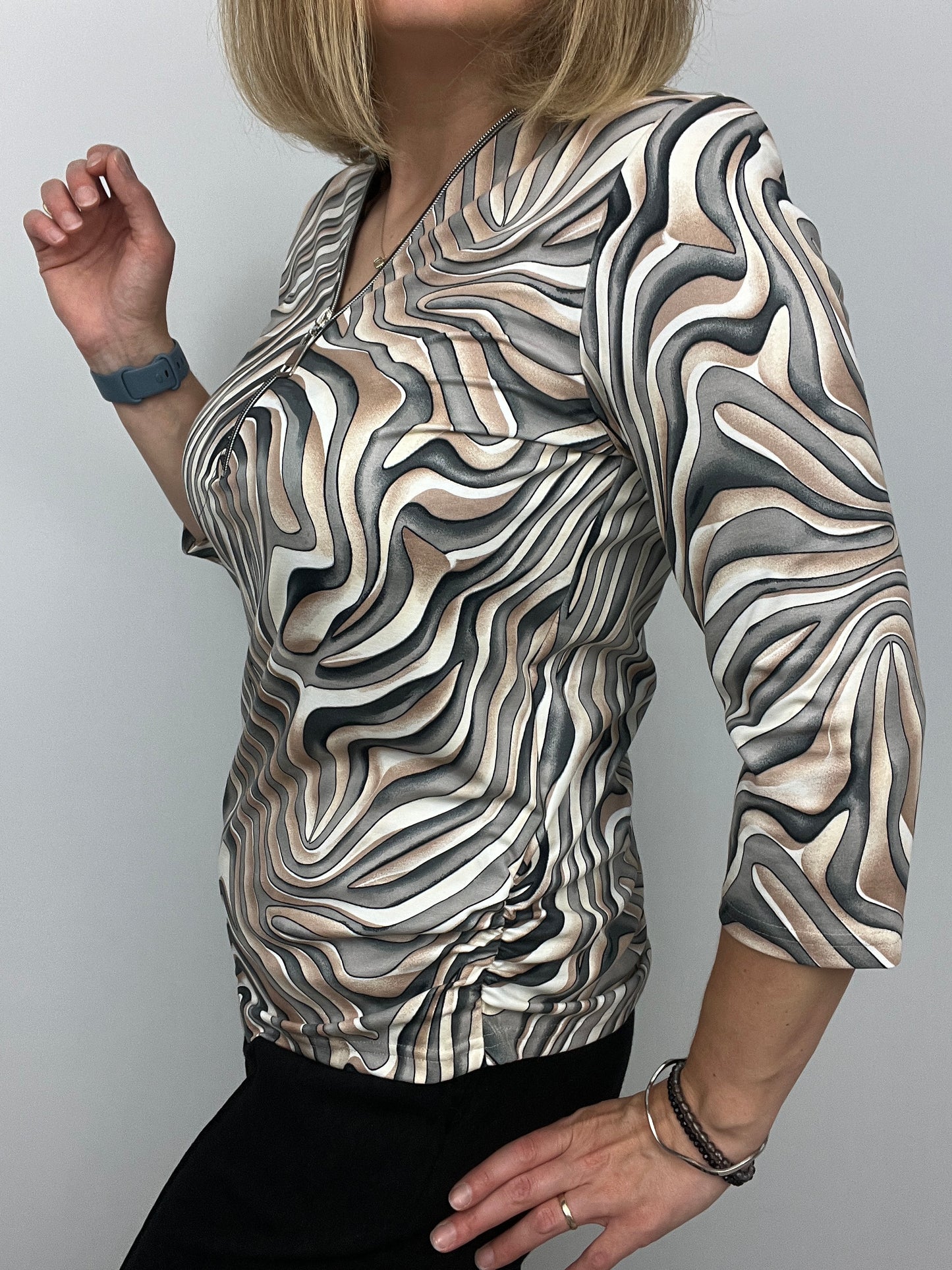 CARA zip top 3/4 sleeve