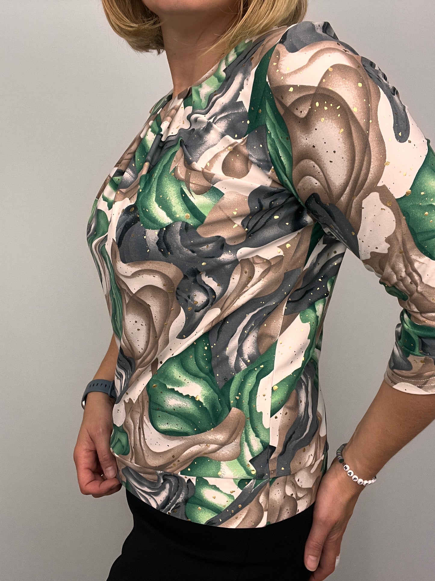 CONSTANCE relaxed fit top with wide band hem