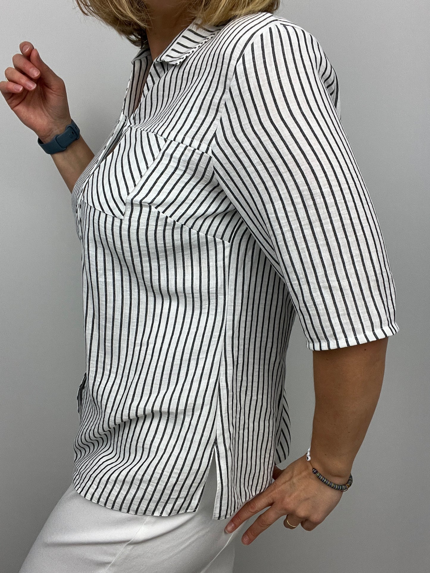 EVIE cotton/linen button down blouse