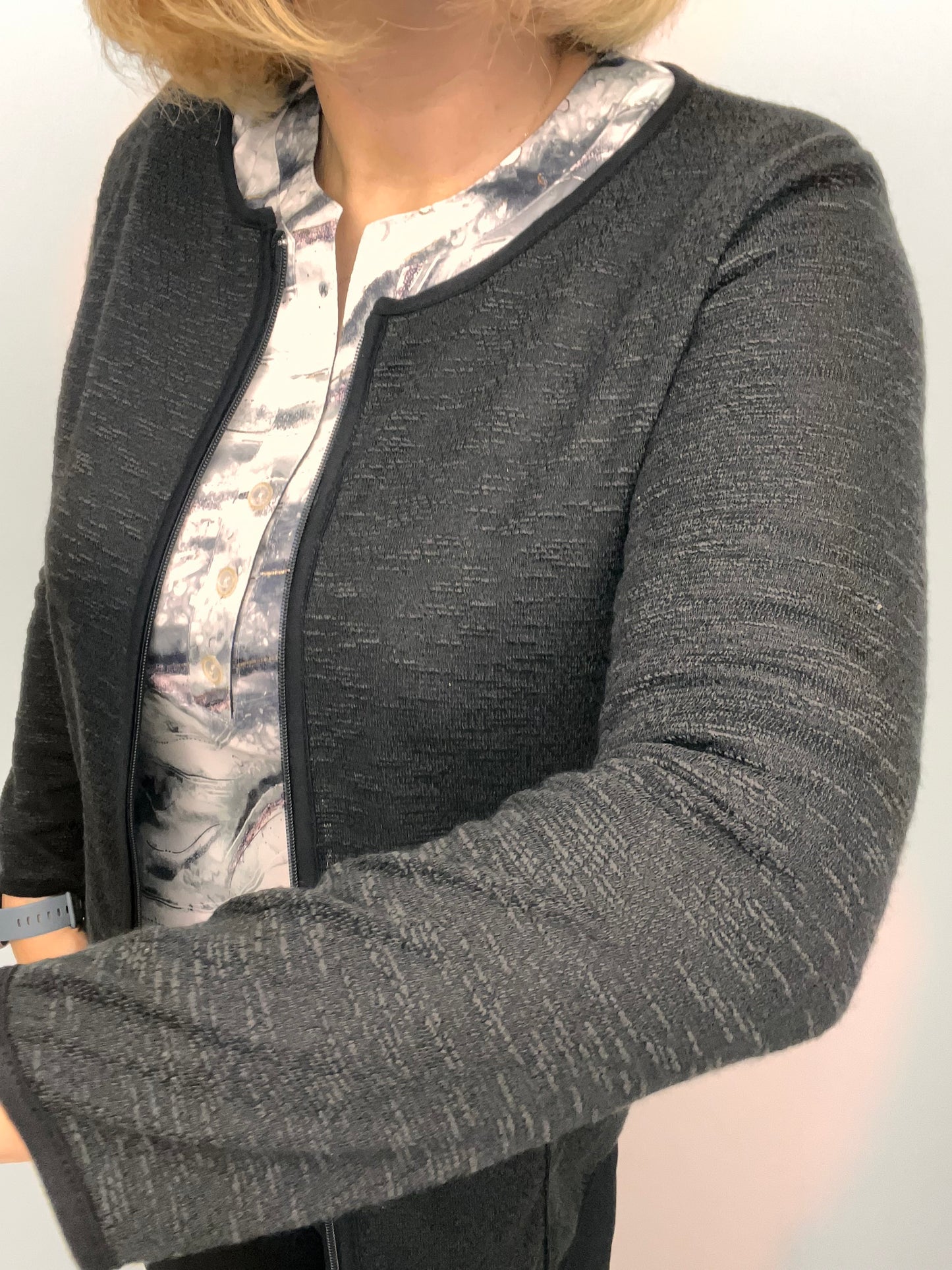 Black fine knit cardigan with zipper and pockets