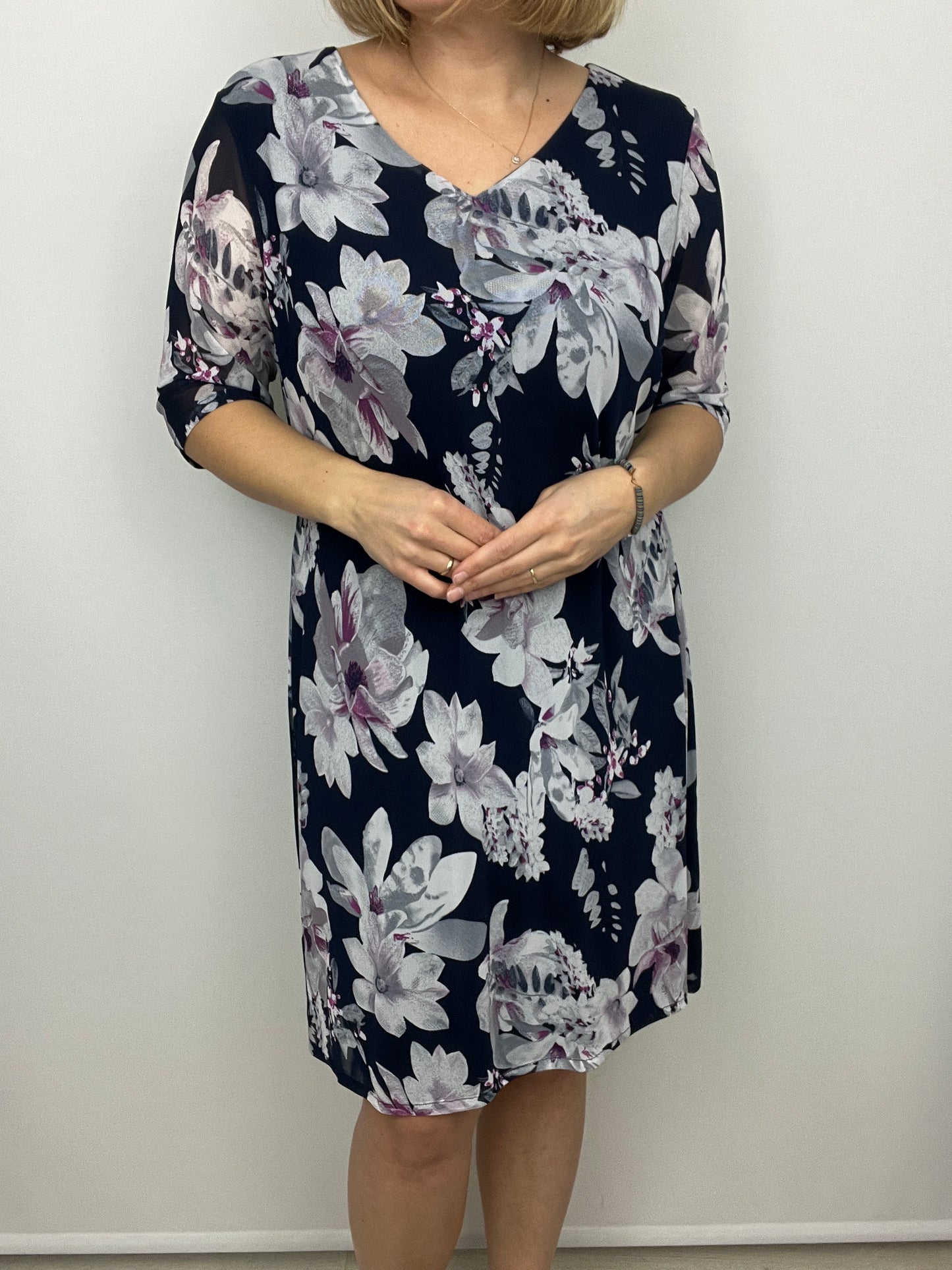 CAROL v-neck dress fully lined