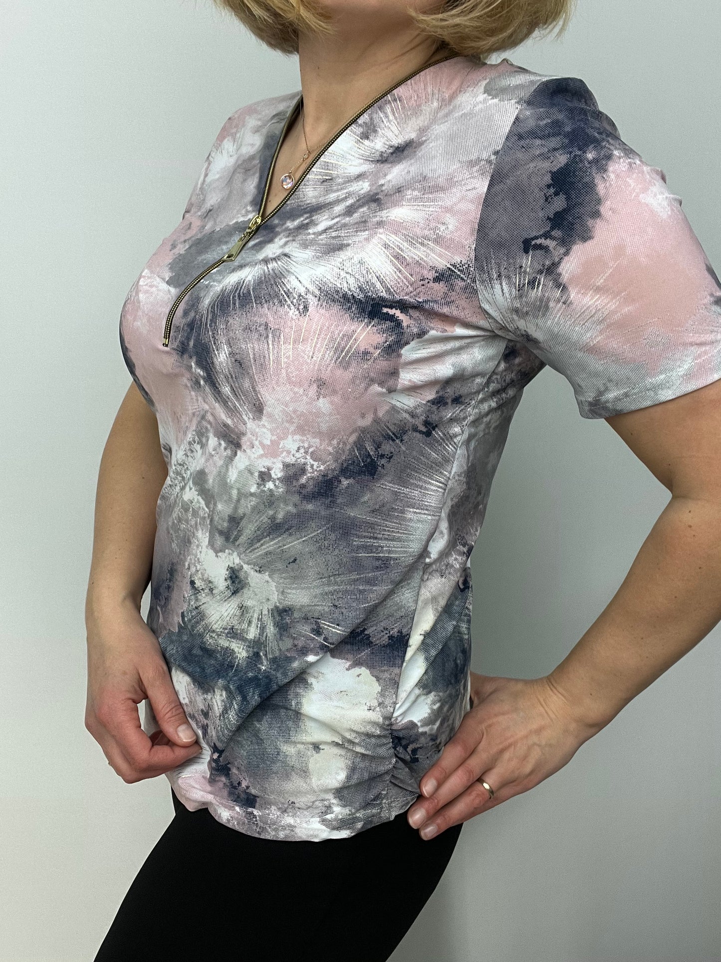 HANNAH short sleeve zip top