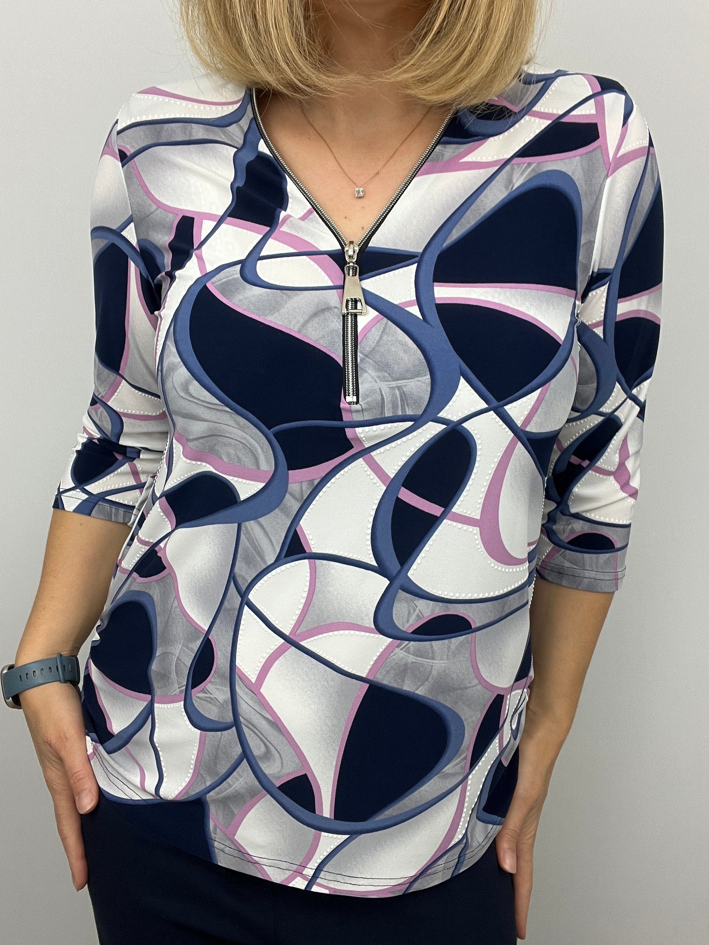 CLAIRE 3/4 sleeve zip top
