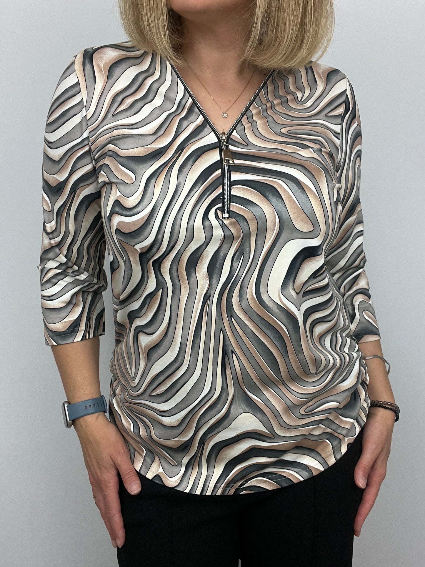 CARA zip top 3/4 sleeve