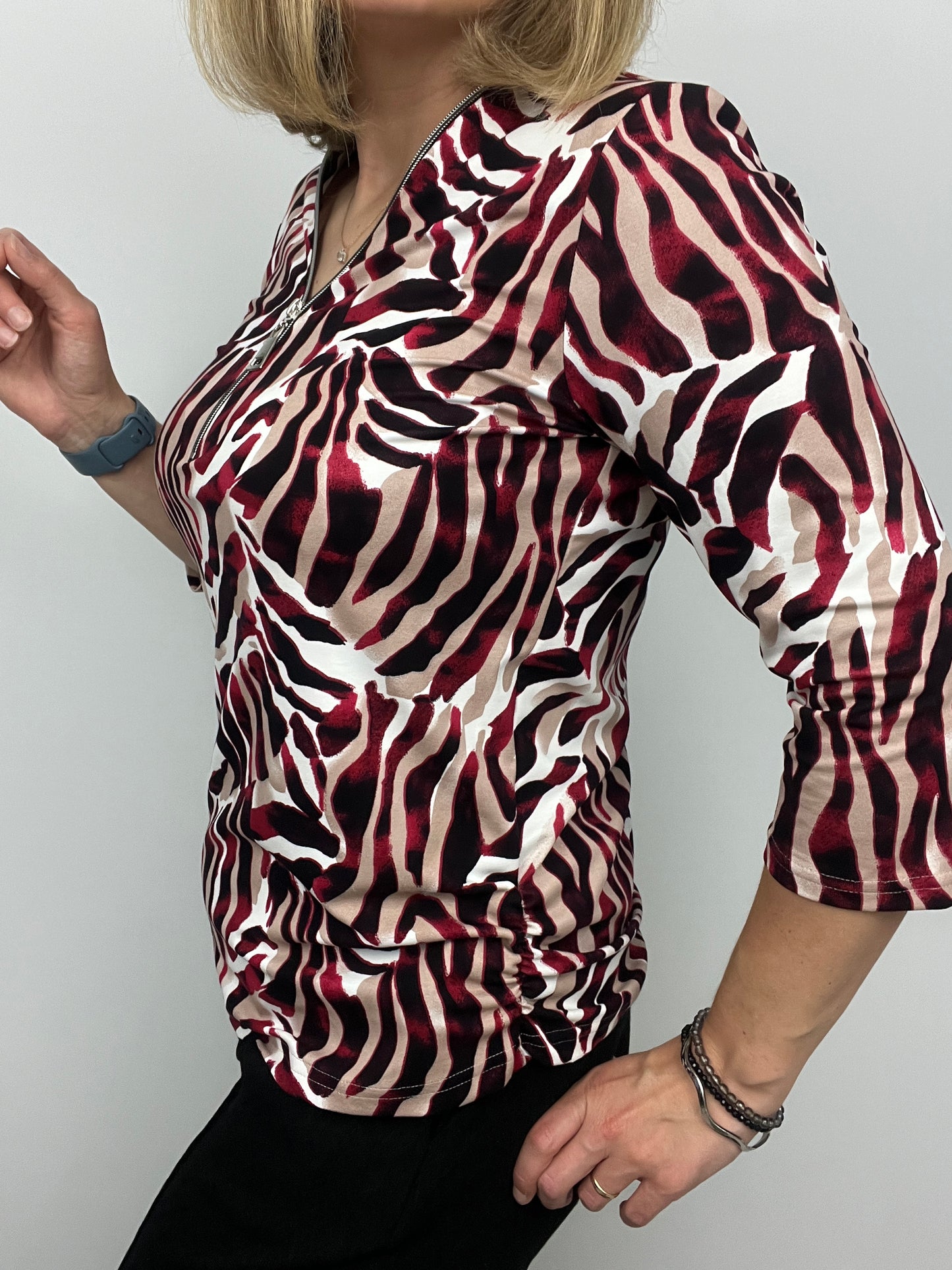 STEPHANIE zip top 3/4 sleeve