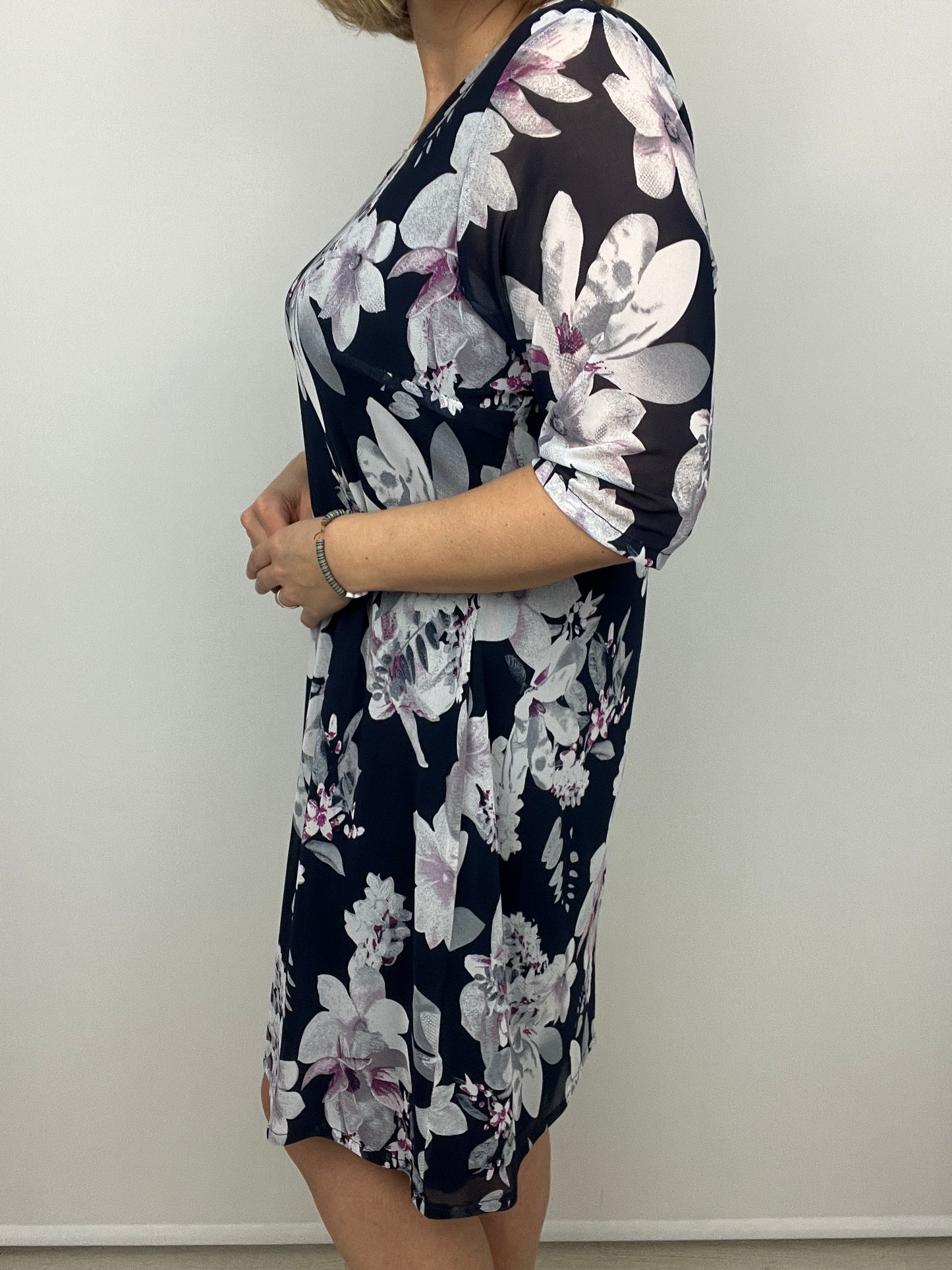 CAROL v-neck dress fully lined
