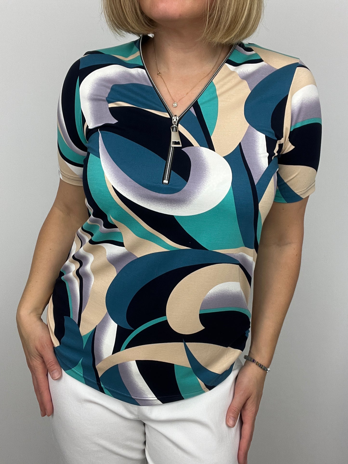 CASSANDRA short sleeve zip top