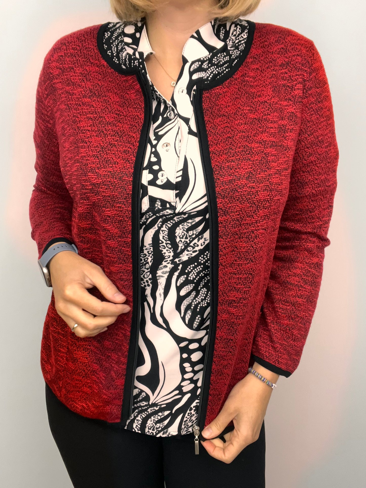 Red melange fine knit cardigan with zipper and pockets