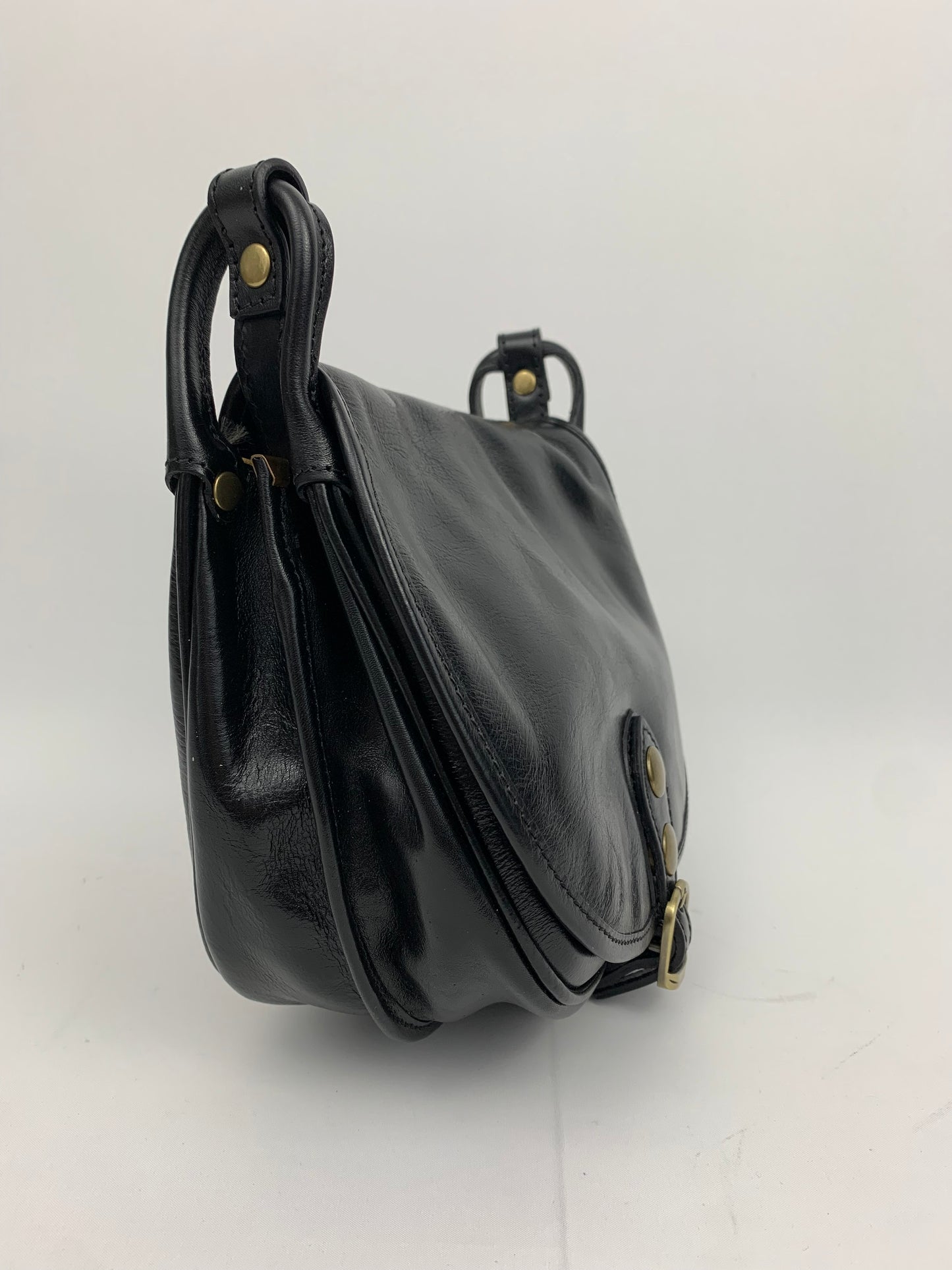 ROME - Italian Genuine leather messenger bag - black