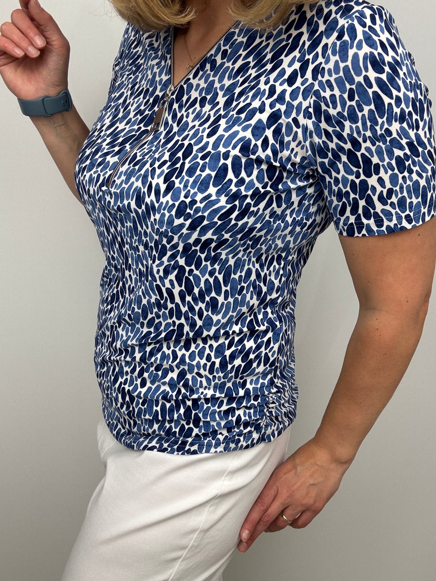 ASTRA short sleeve zip top