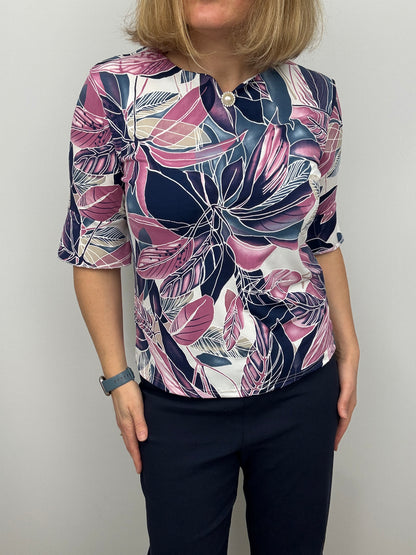 ANNABEL top with notch neckline