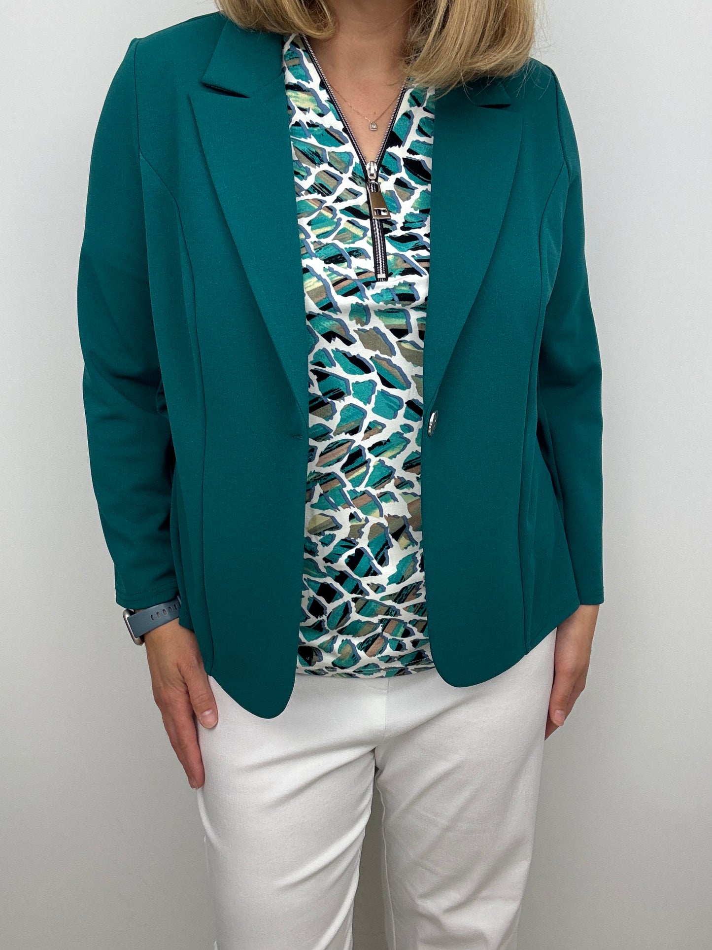 AGATHA short sleeve zip top