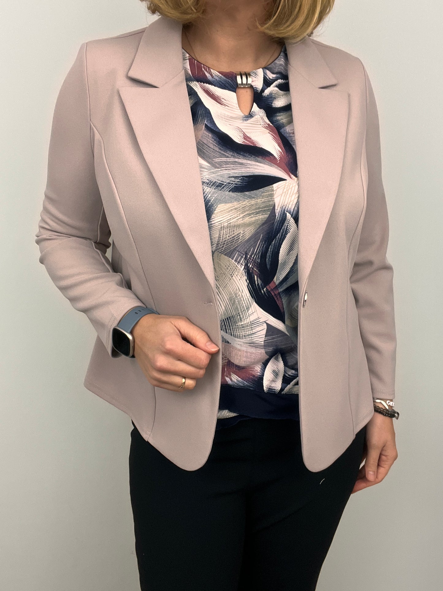 DANIELLE keyhole neckline top