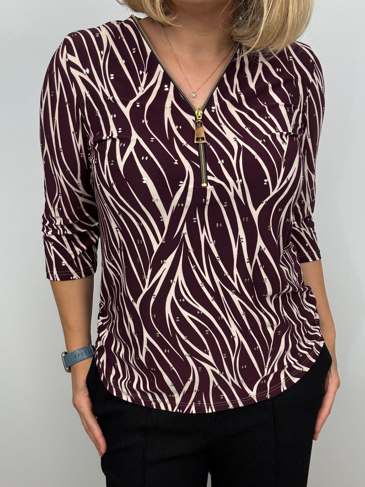 MONICA burgundy 3/4 sleeve zip top