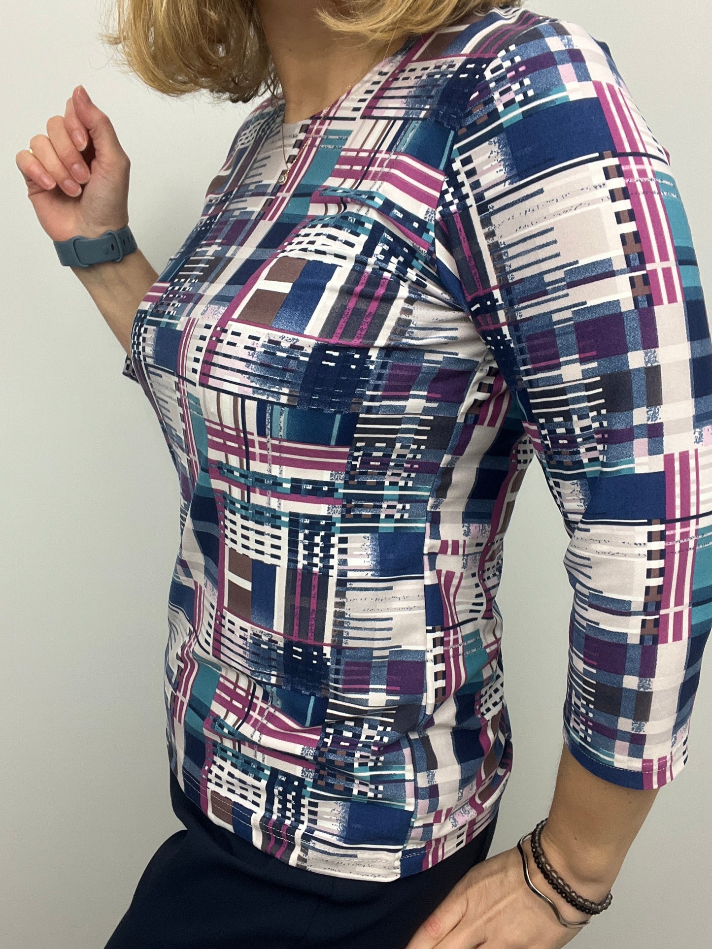 NICOLA peachy feeling style top 3/4 sleeves