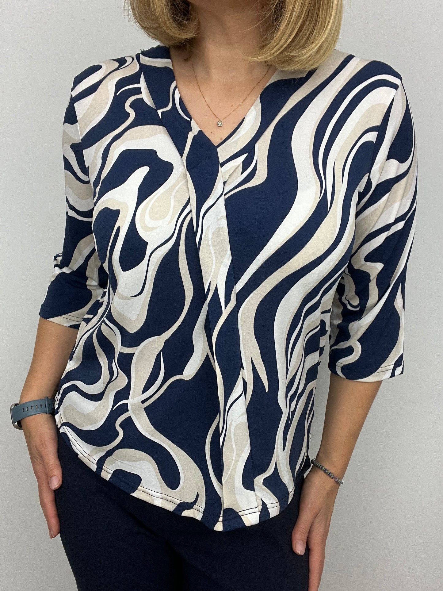 JUSTINE v-neck top
