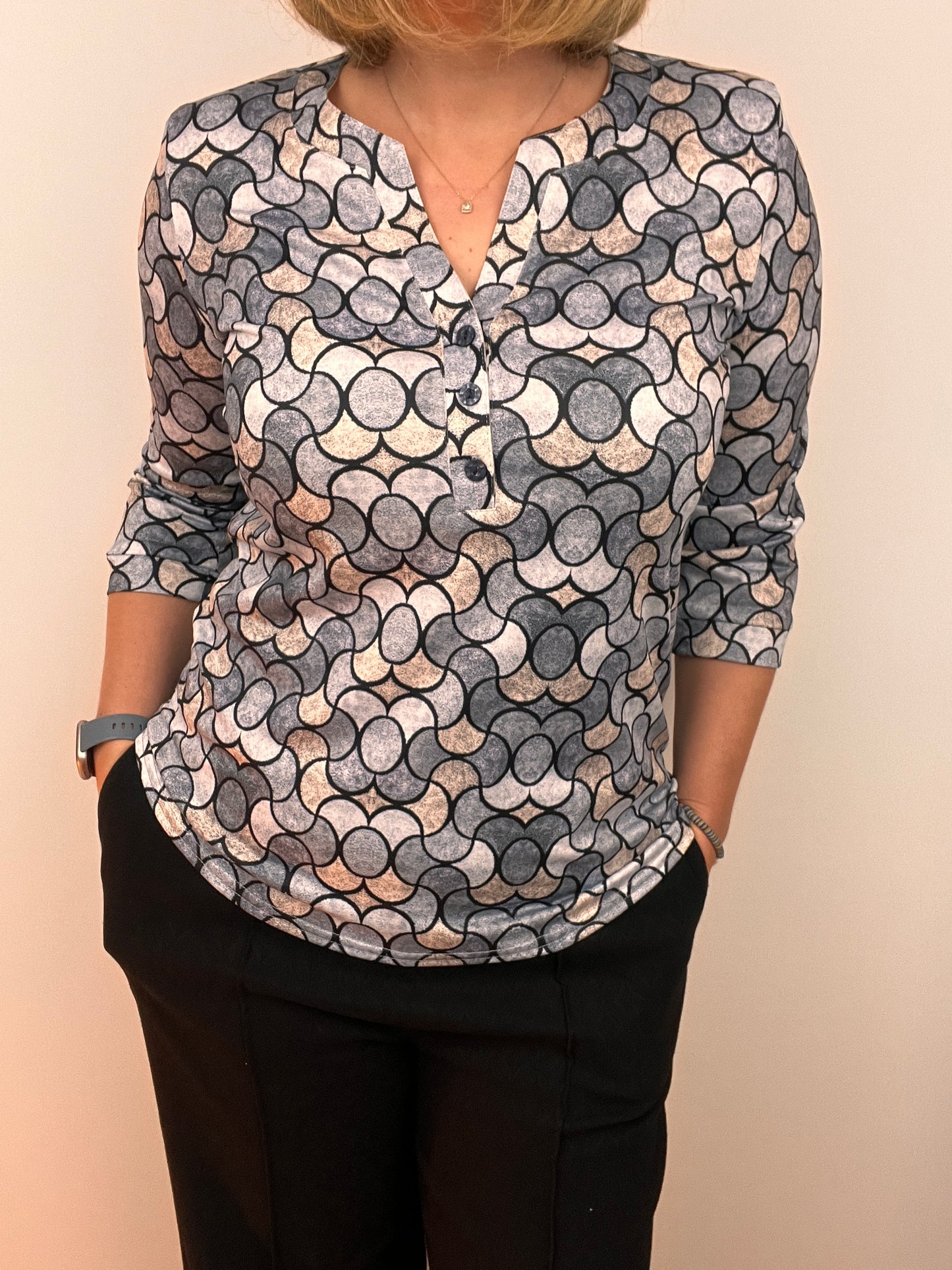 SHEILA top with 3 buttons