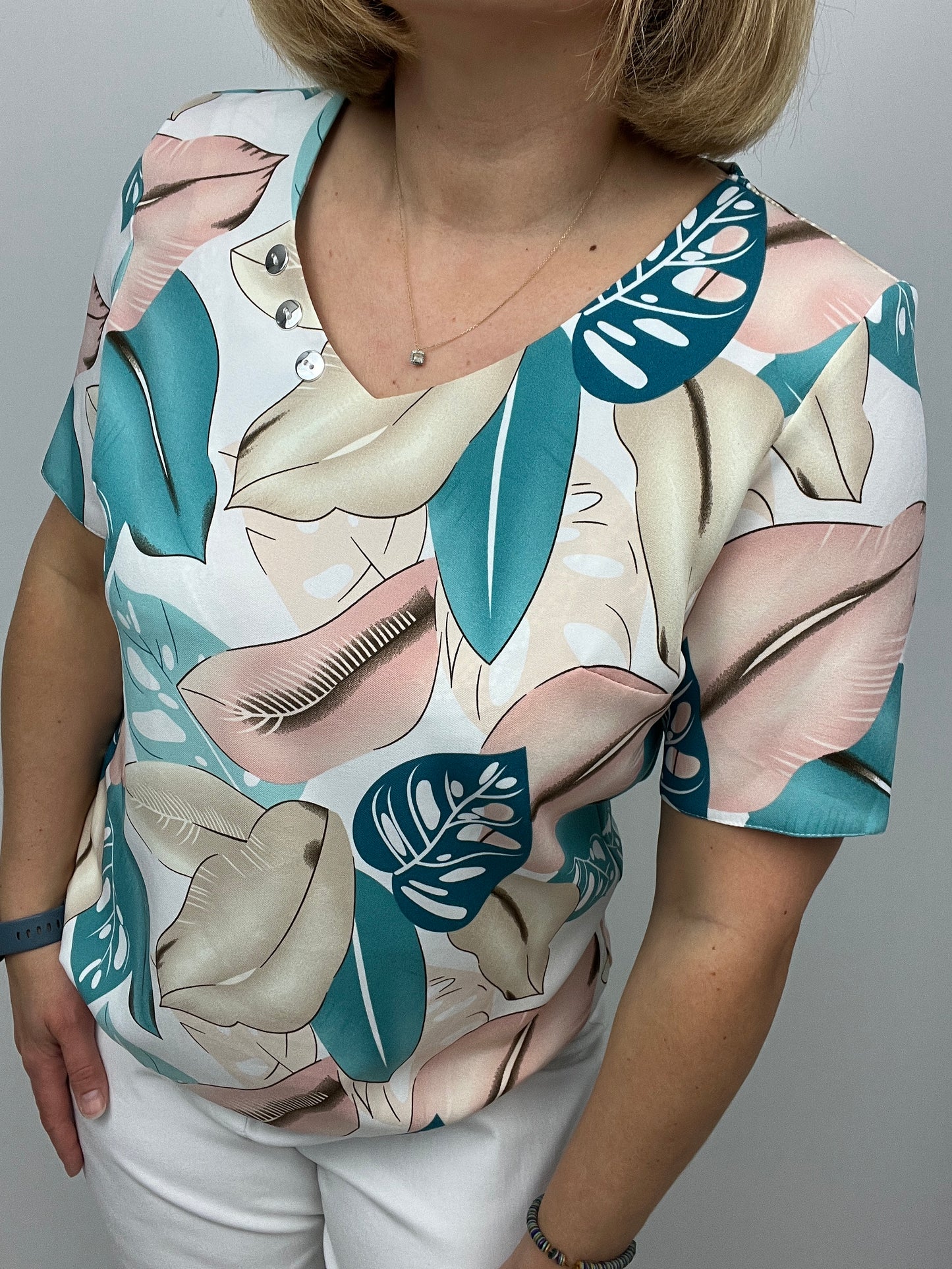 BROOKE v-neck top with elastic hem