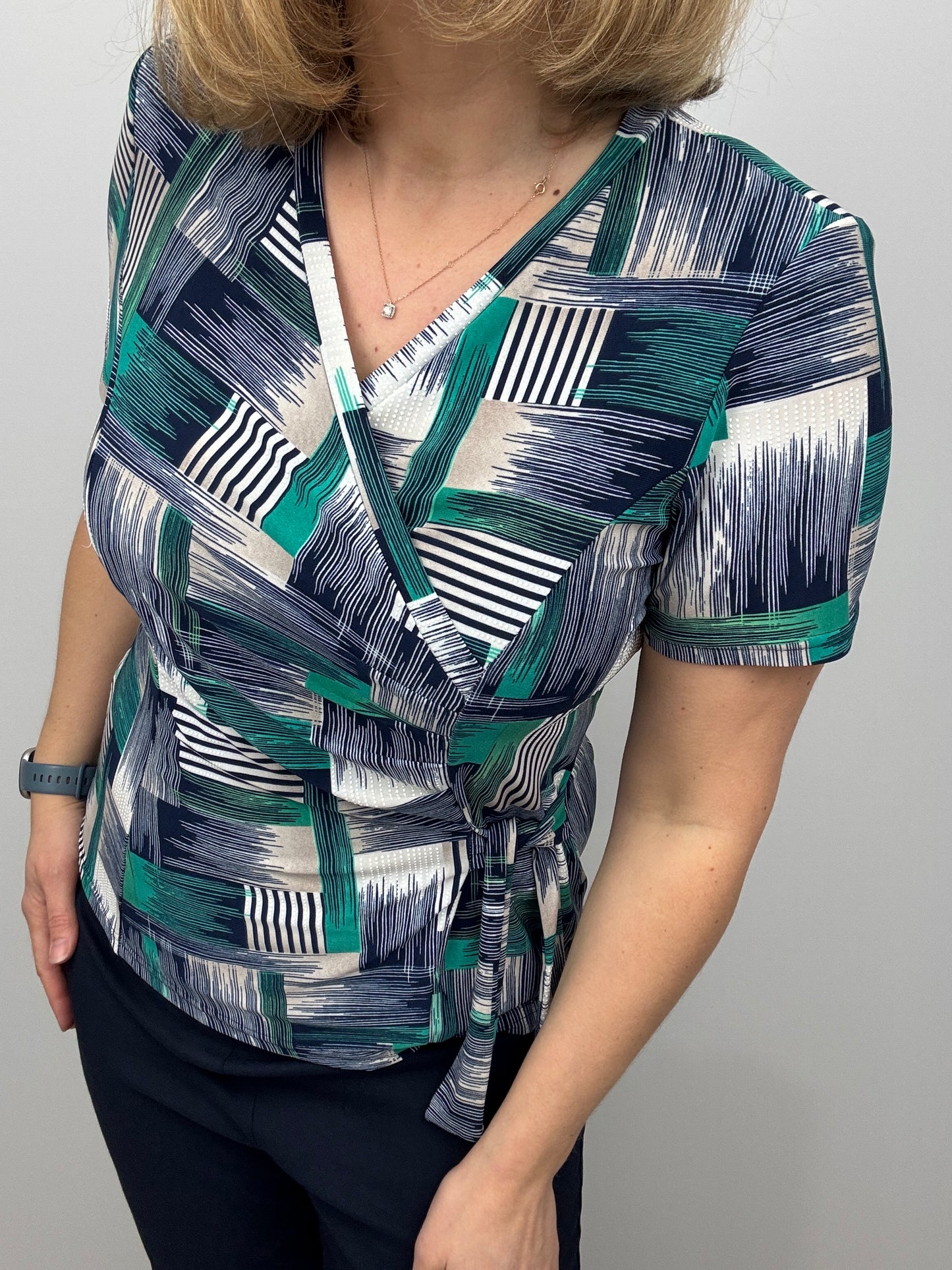 CLEO wrap top