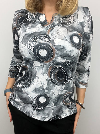 GEMMA top with mini V-neck